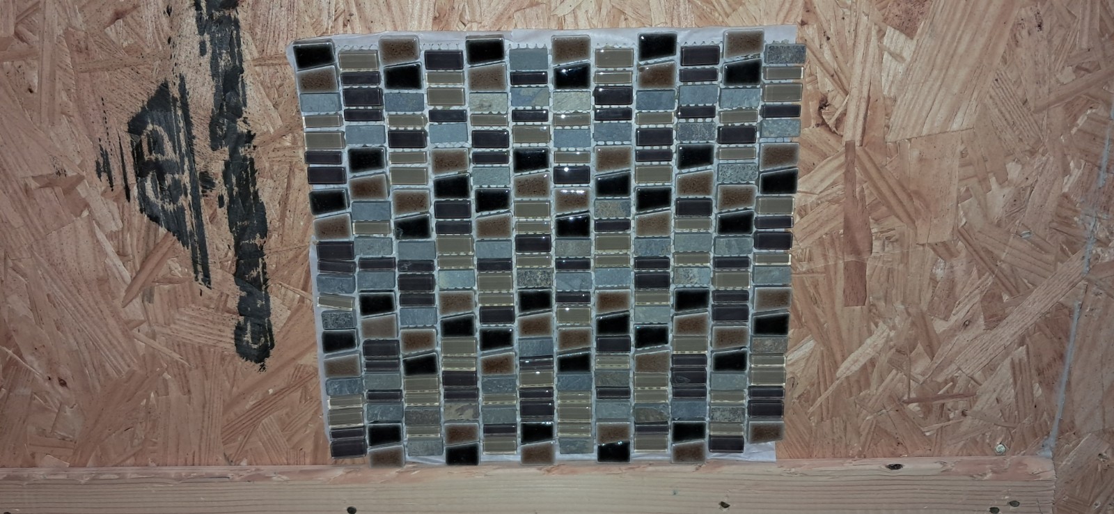Midpark Mosaics in Bark Mosaic (Trapezoid 1″x Random) – 12×12