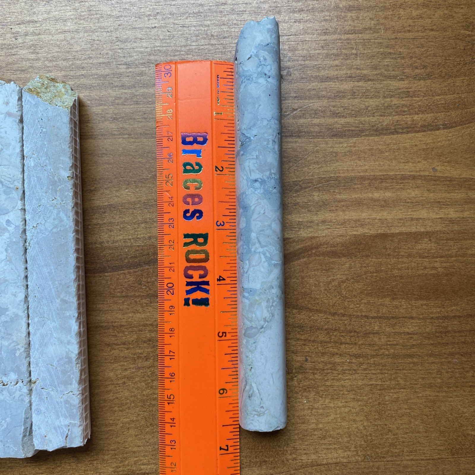 18 Pieces of varied length 3/4” Marble Stone Pencil Liner Wall Trim Tile