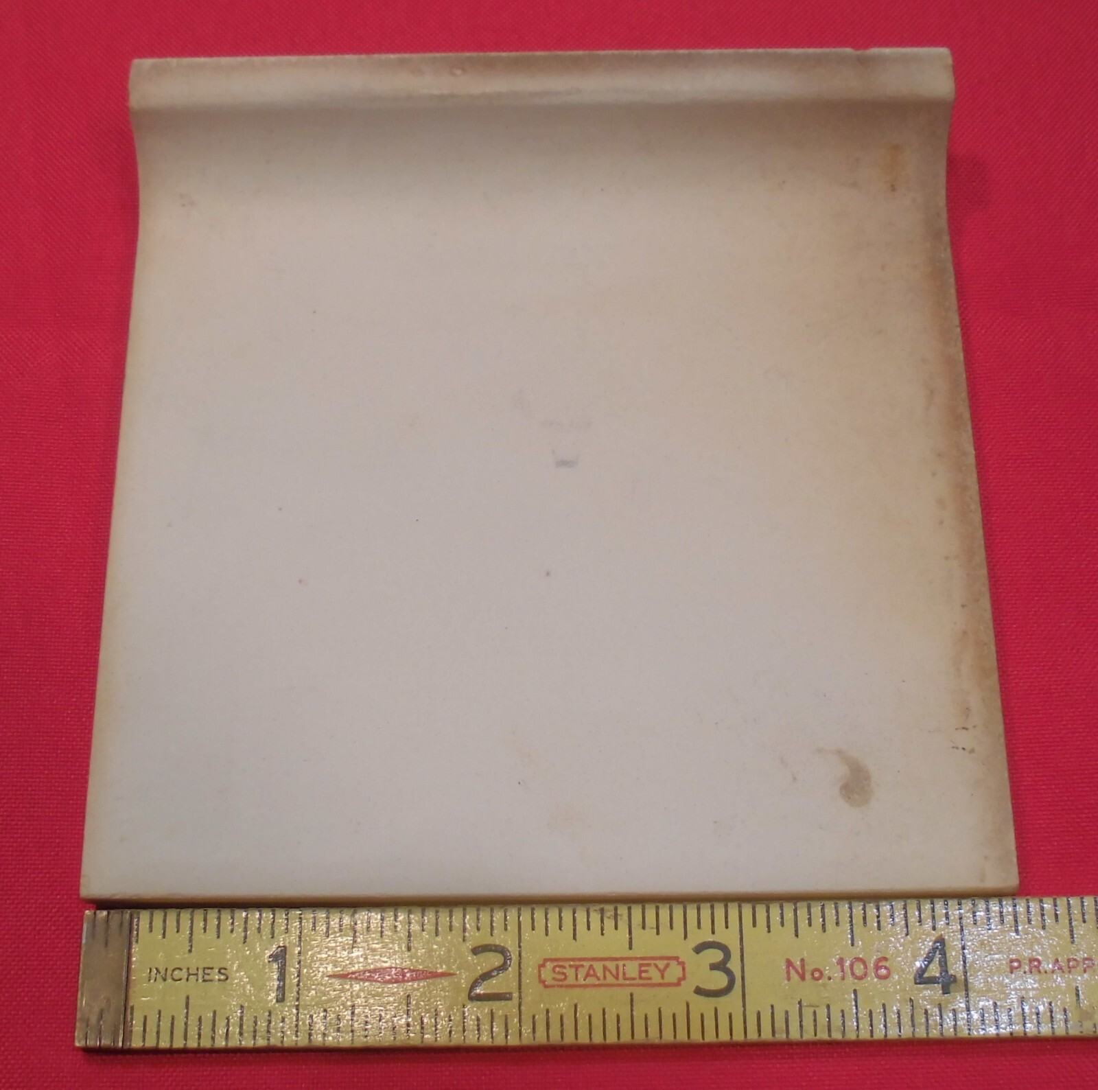 1 pc. Tan Tint: Glossy Radius Bullnose Ceramic Tile 4-1/4″ American Olean NOS