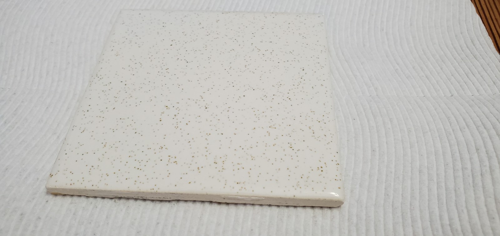 1 Wall Tile Ft Florida USA Ceramic 4-3/8″ Gloss Brown Speckled on Off White 1958