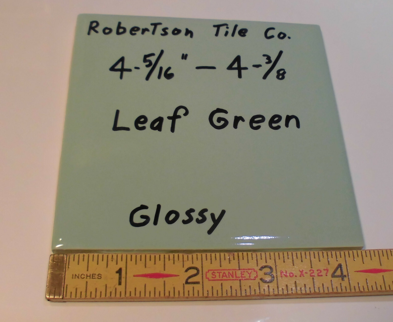 1 pc. Glossy Ceramic Tile *Leaf Green* 4-3/8″- 4-5/16″ by Robertson Co. NOS