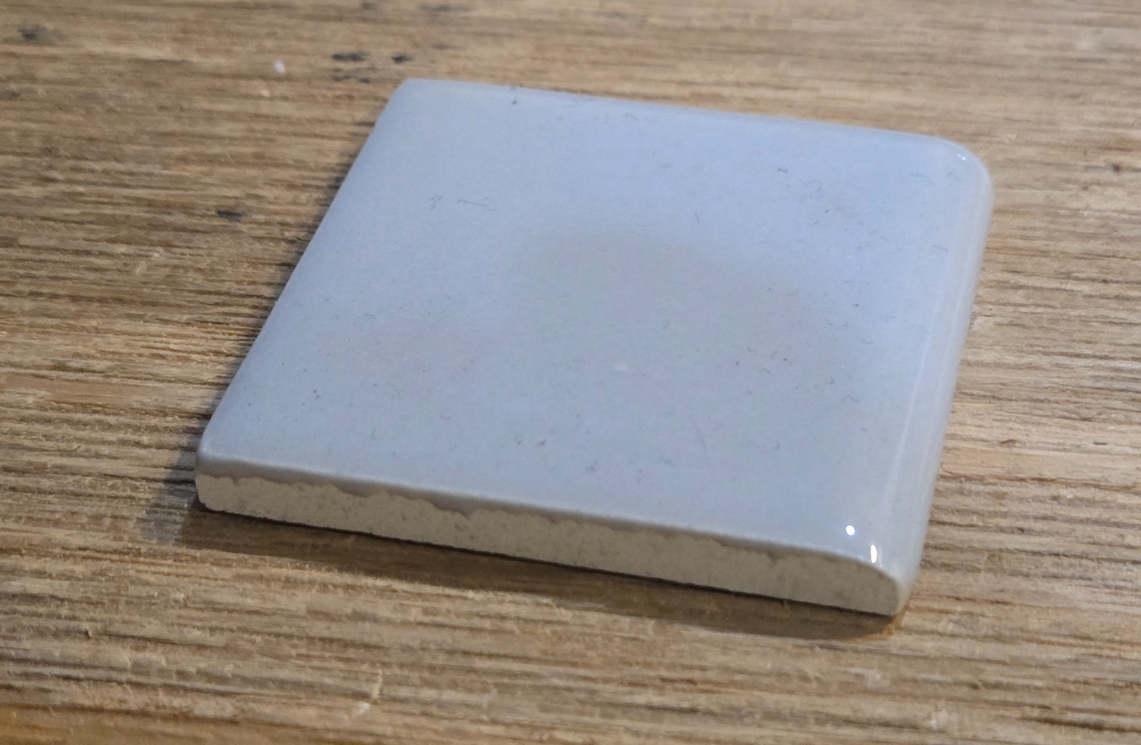 Box of 50 Gray 2″ x 6″ Ceramic Tile Bullnose Trim Edge 2″ x 6″ Glossy, As shown