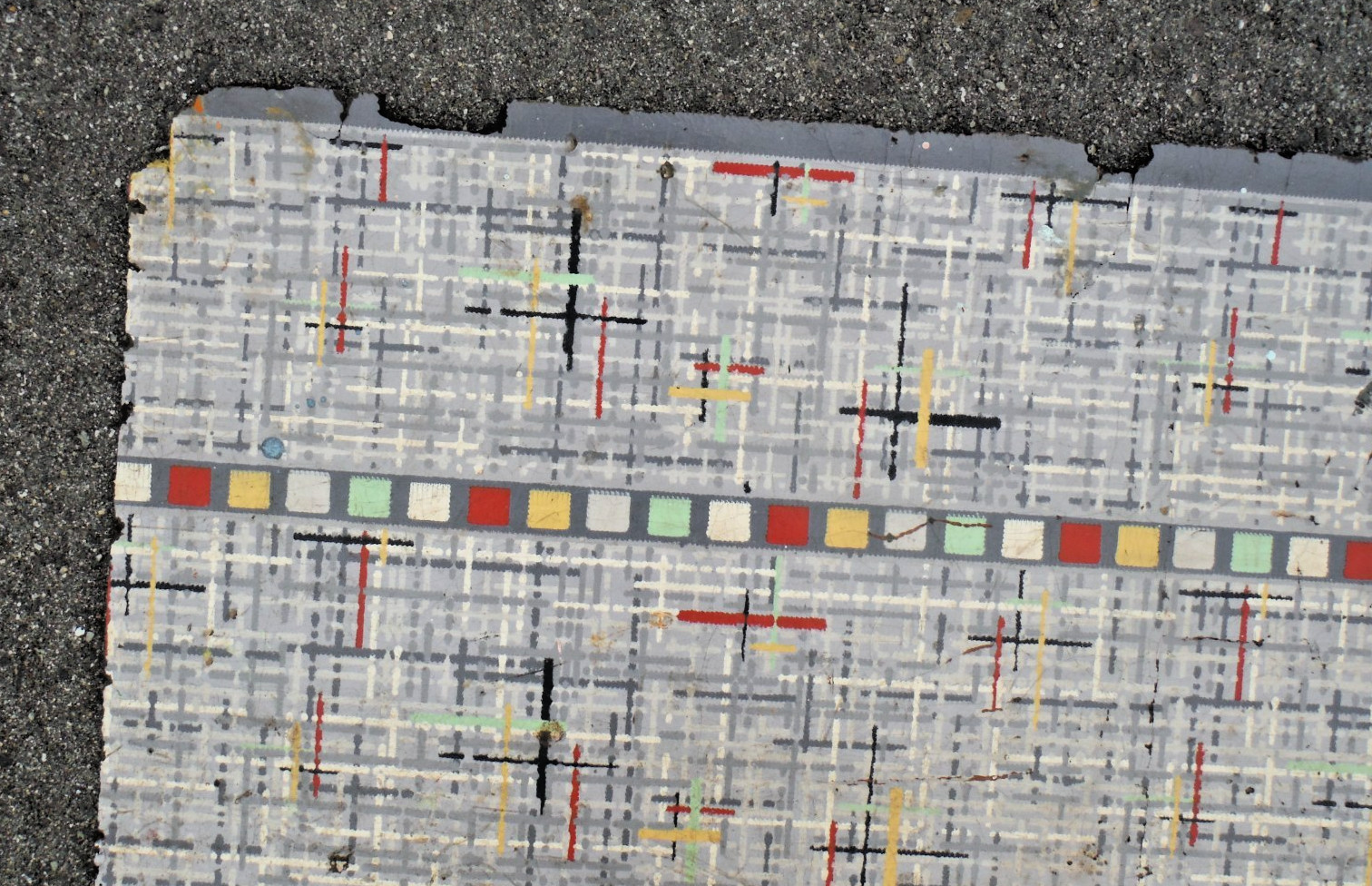 VTG~LINOLEUM FLOORING~LARGE PIECE~46″x66″~1950-60~MOVIE SET~MCM~GRAY GRID B