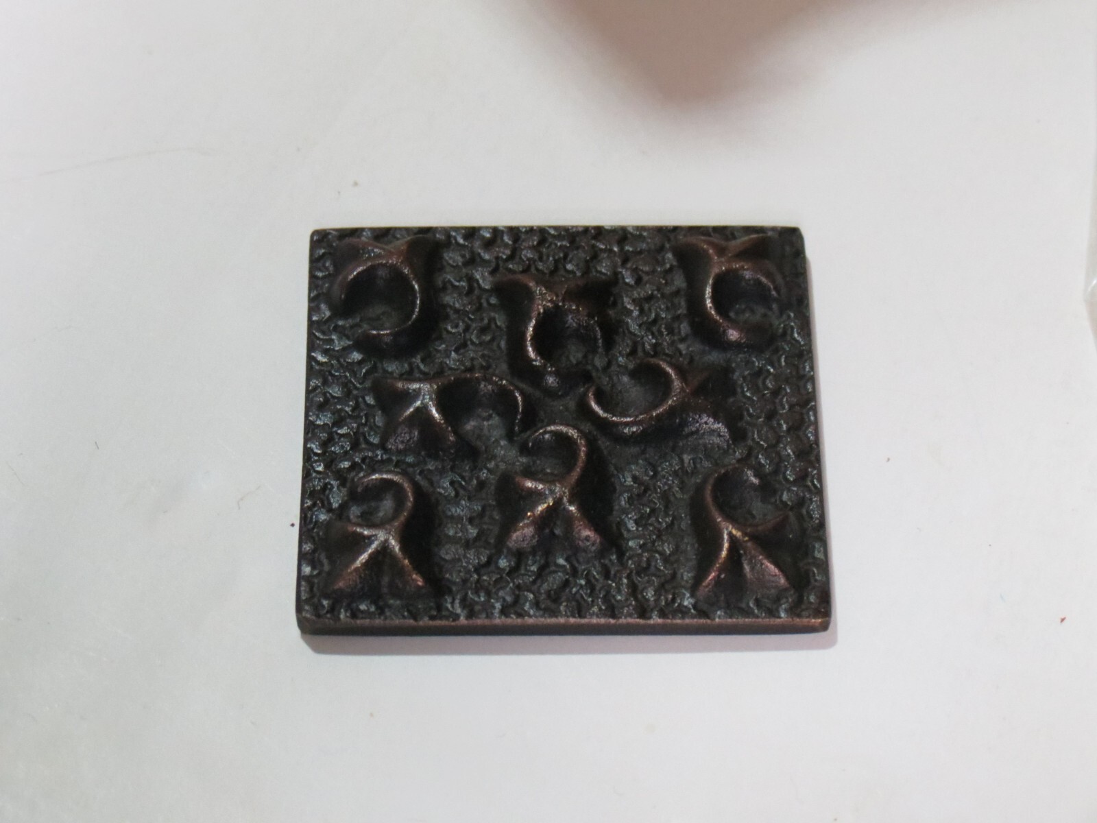 10 Pack Bronze Tile Inserts 2″ x 2” Metal Raised Ivy Accent Deco Made in India
