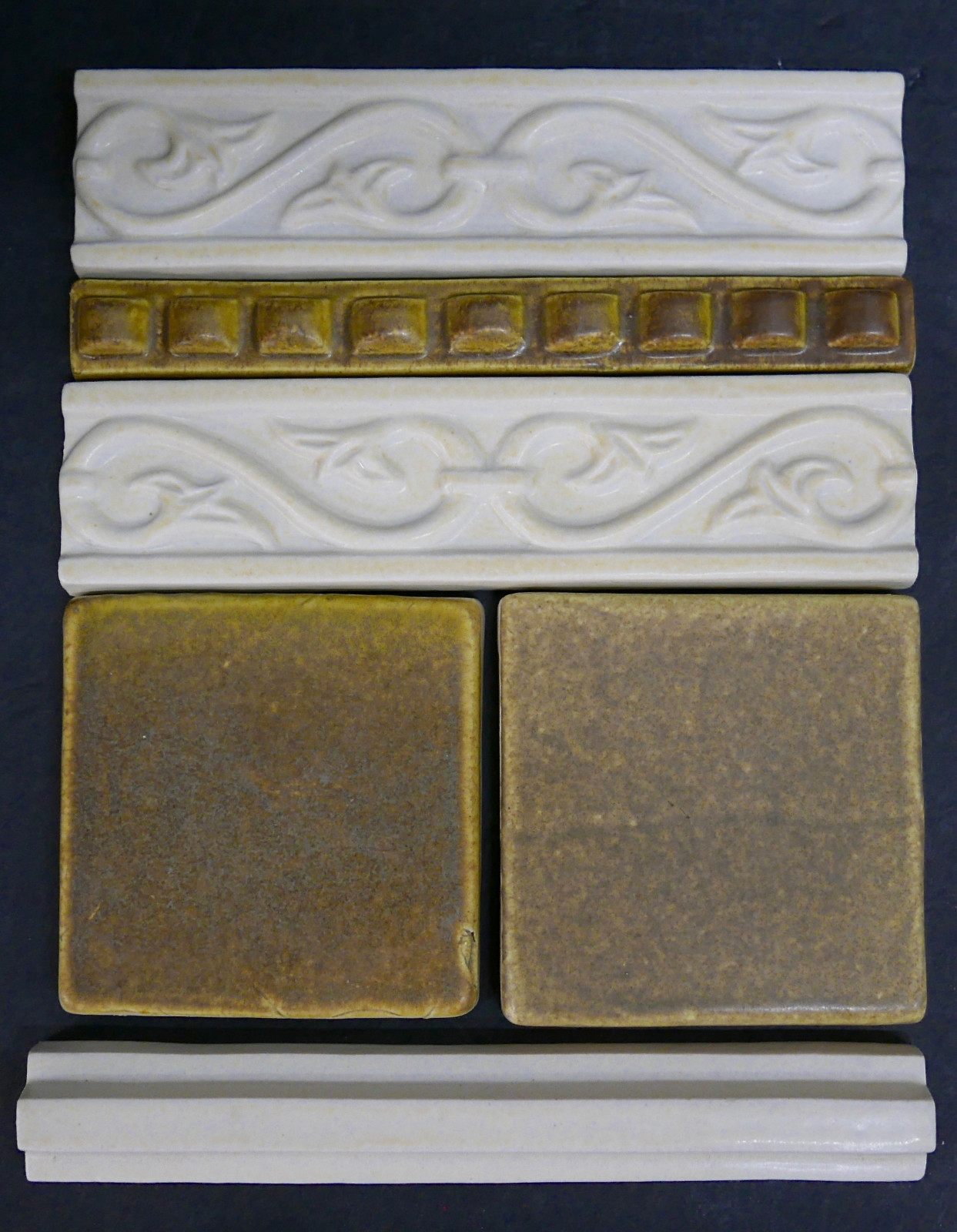 Contemporary Trim Border Tile with Ridge-Off White