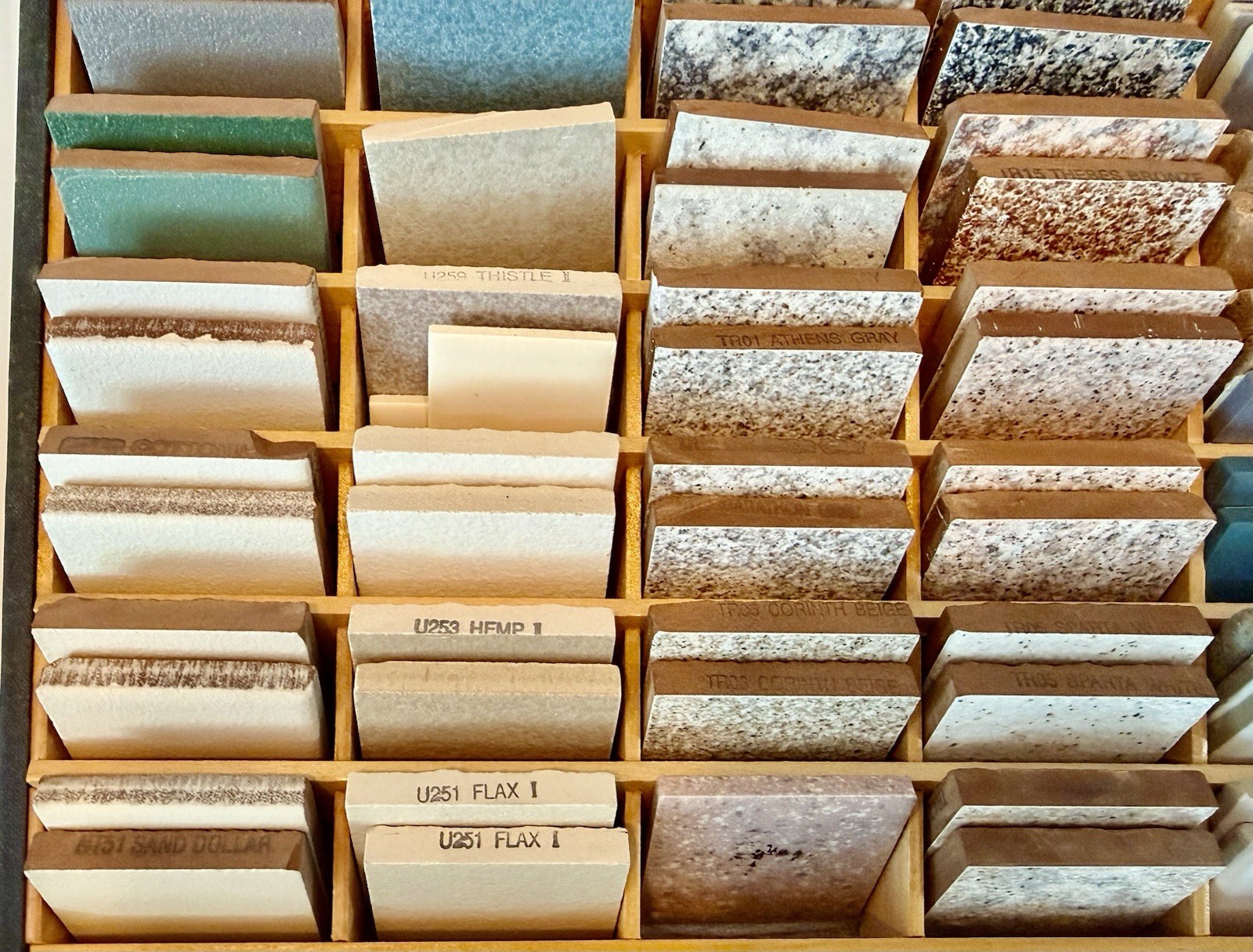 1993 American Olean R123 Color Chest Tile Sample Case 110+ Pieces Nearly Complet