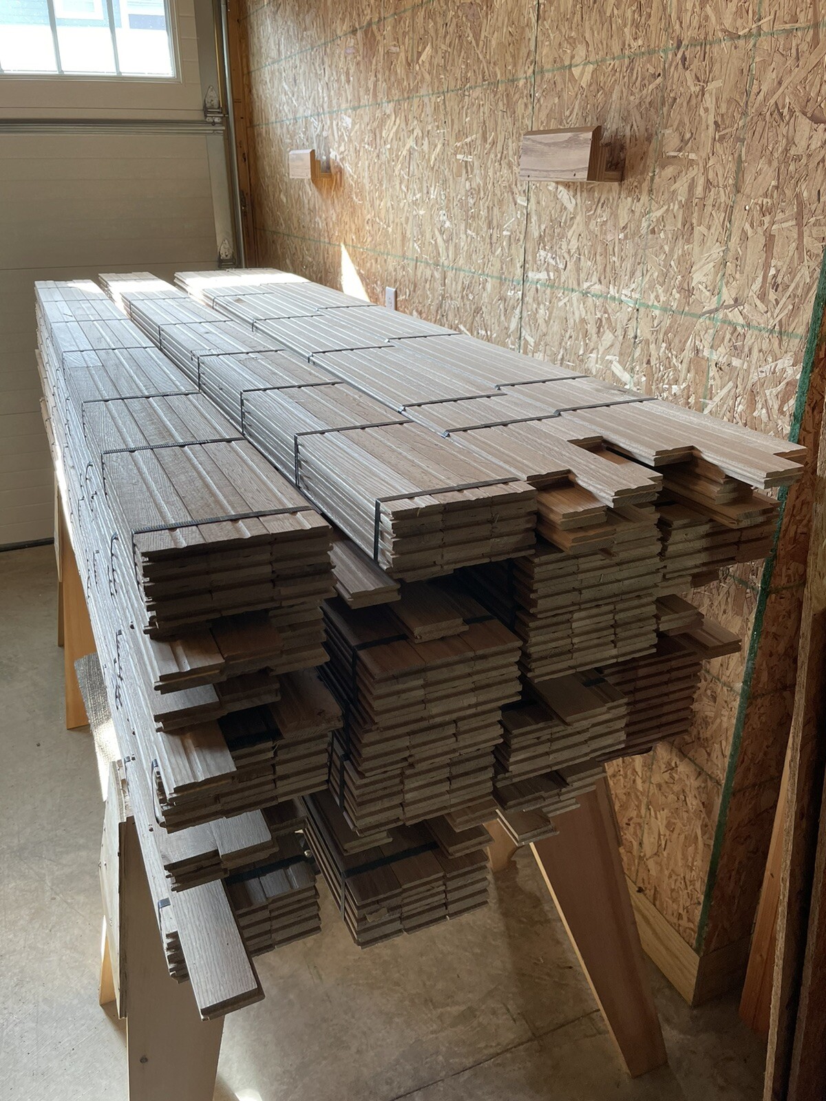 Premium new white oak 3/4″x2-1/4″ Select R&Q ~ 500 sq ft