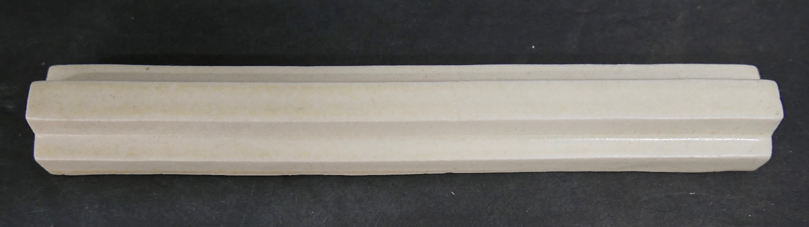 Contemporary Trim Border Tile with Ridge-Off White