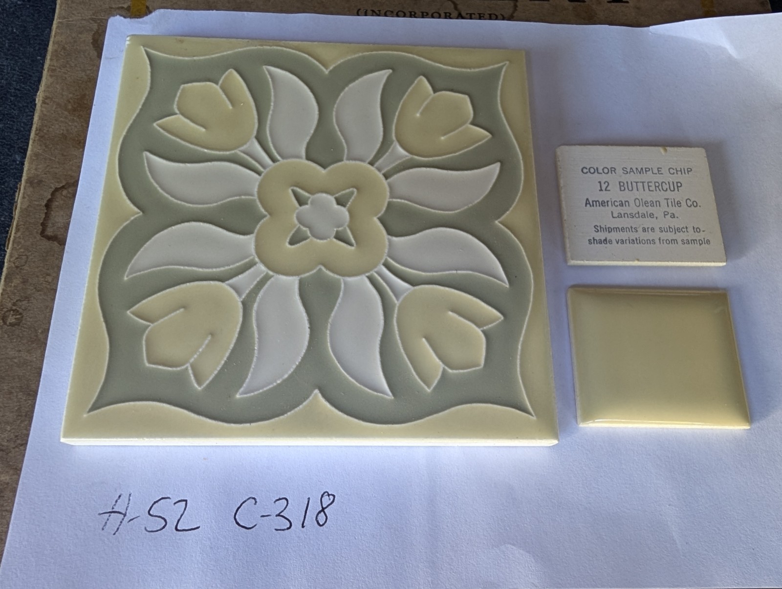 2 pcs American Encaustic Ceramic Tile 4-1/4″ Decorative Inserts H52 C318 Yellow