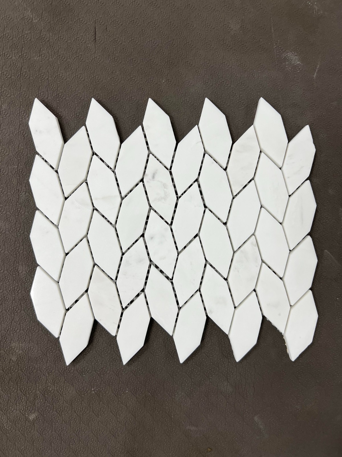 Dolomite Marble Leaf Pattern Mosaic Tile
