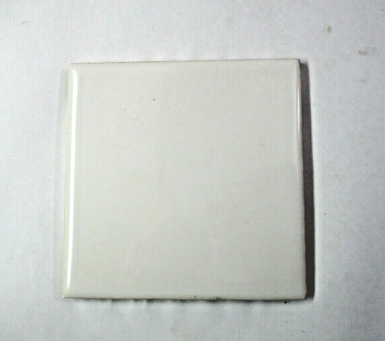 1 Wall Field Tile Wheeling 1960s USA 4-3/8″ Sq. Gloss Off White Ceramic Vintage