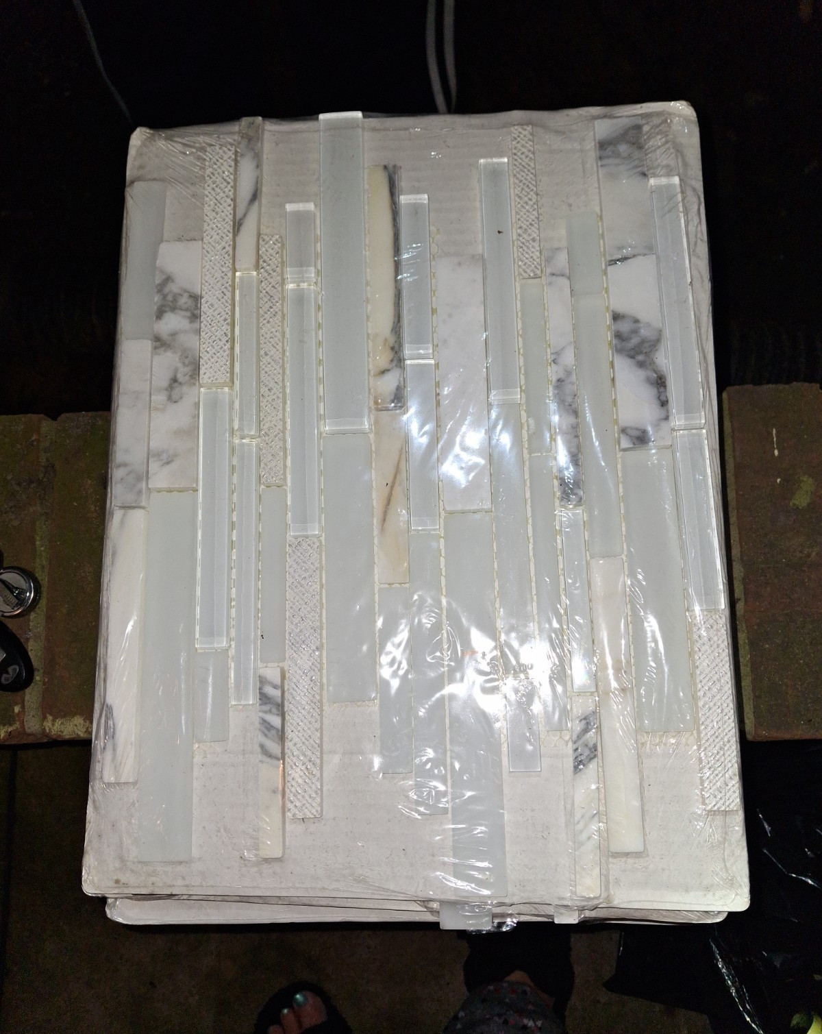 Marble-Look Stone Linear Strip Mosaic Tile Sheet 12×12 Glossy White/Gray