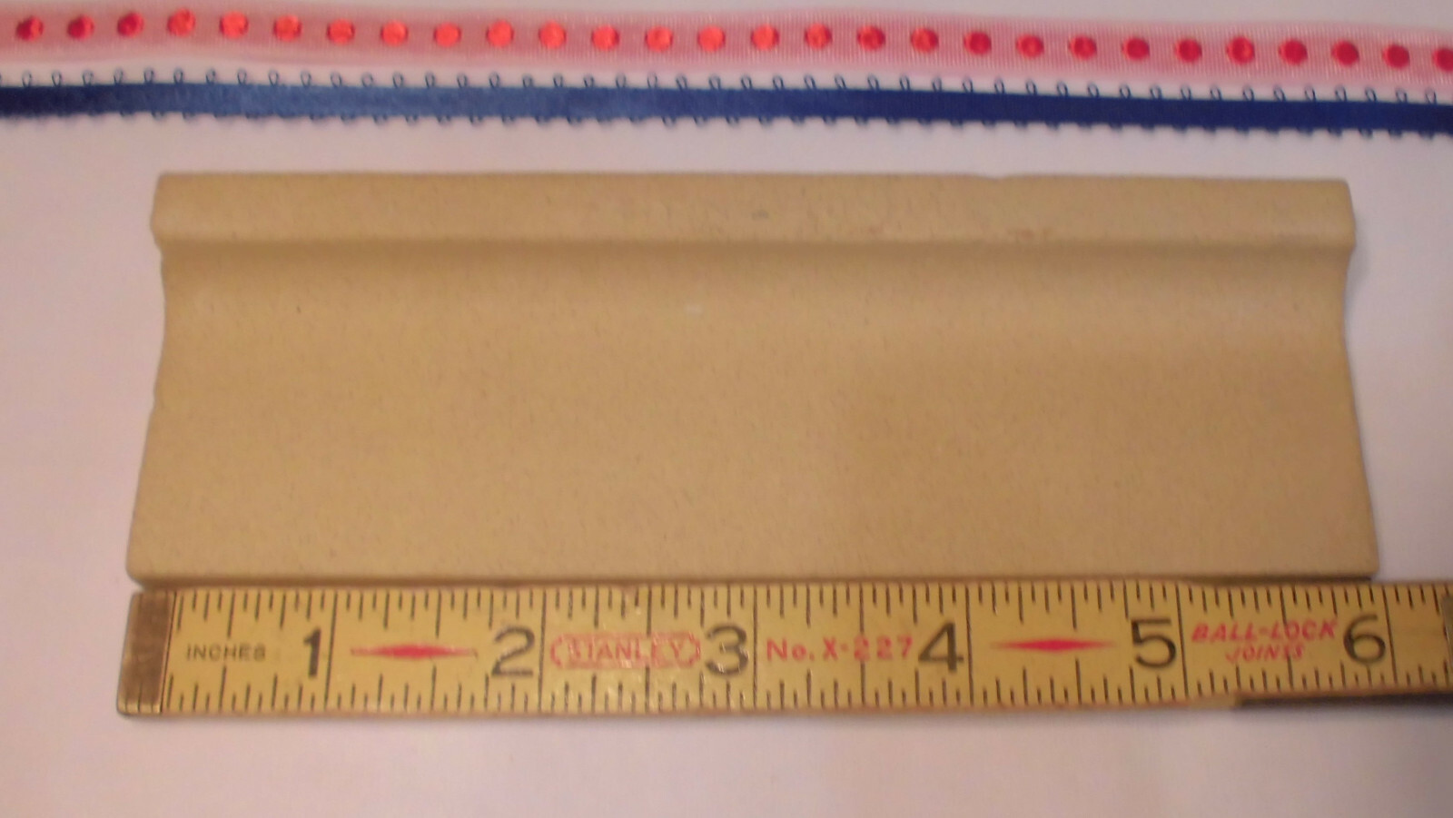 1 pc. *Shell Gray* 2″ X 6″ Radius Bullnose Ceramic Tile by Romany Co. 1950’s