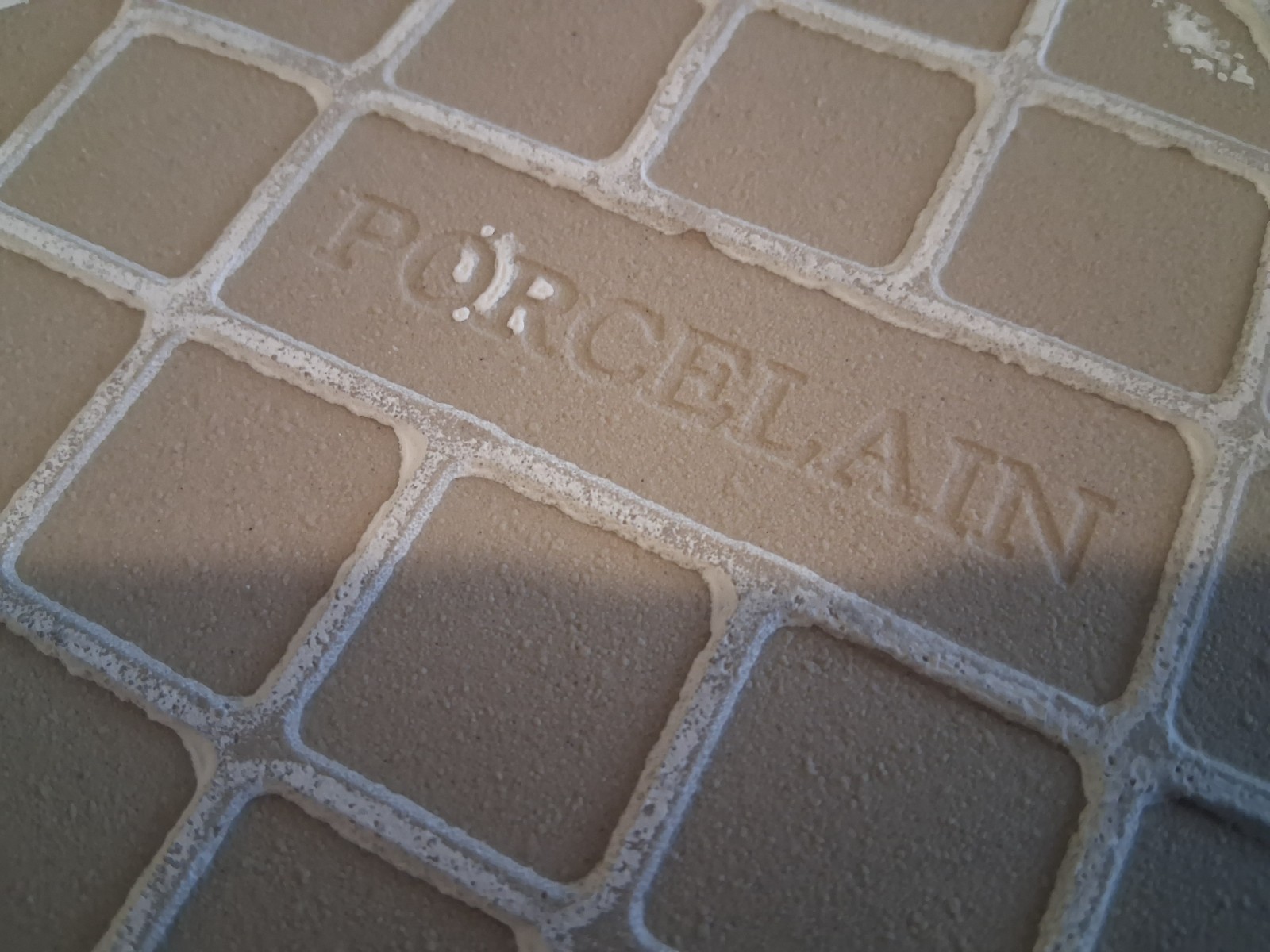 (4 PIECES) FLORIDA TILE CO. 11.75″ x 11.75″ BEIGE PORCELAIN MATTE TILE/USA MADE
