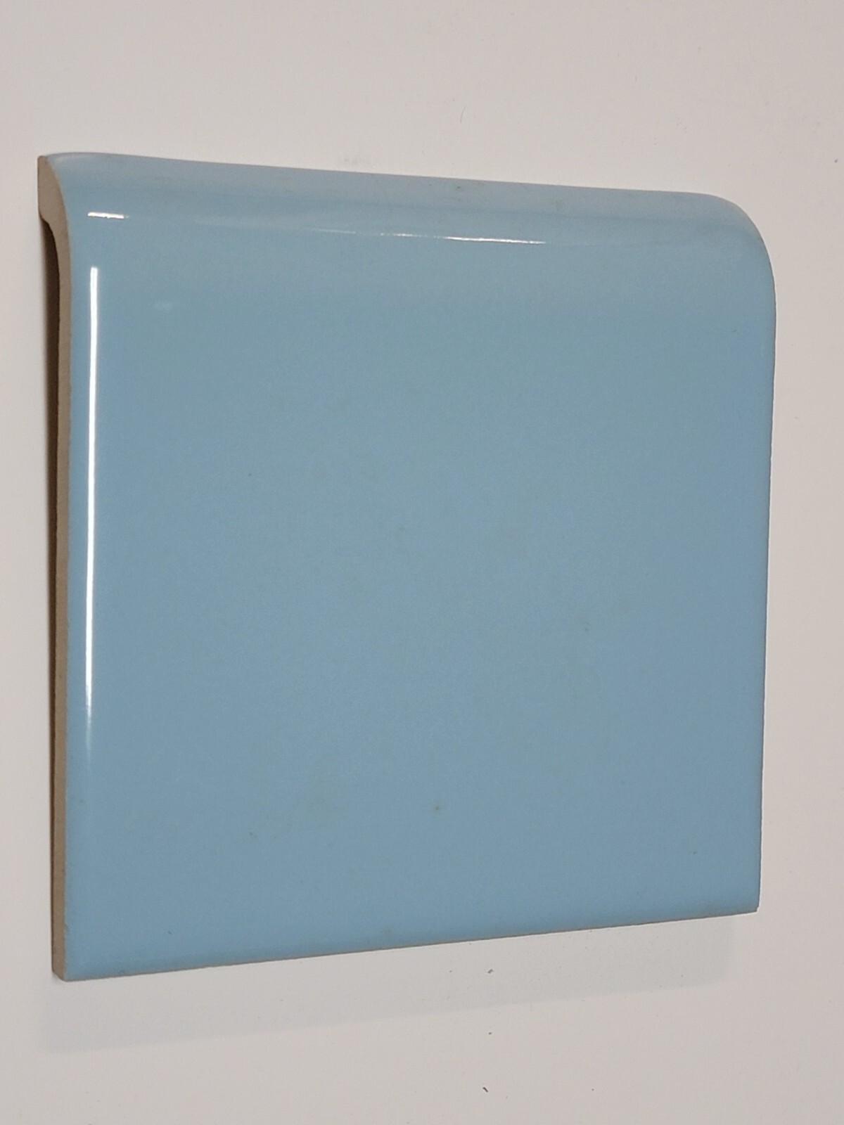 Vtg. 1 pc. Ceramic MUDCAP Edge Tile 4 1/4″ Sq. Light Sky Blue Glossy NEW NOS