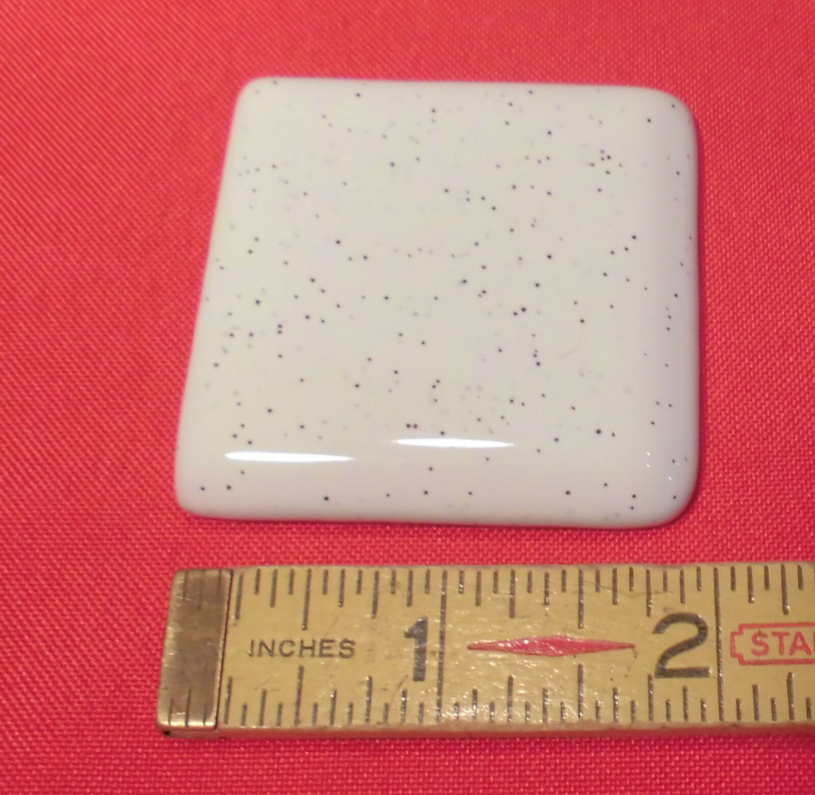 1 pc. Salt & Pepper 2″ X 2″ X 5/16″ Glossy Ceramic Surface Bullnose Corner Tile