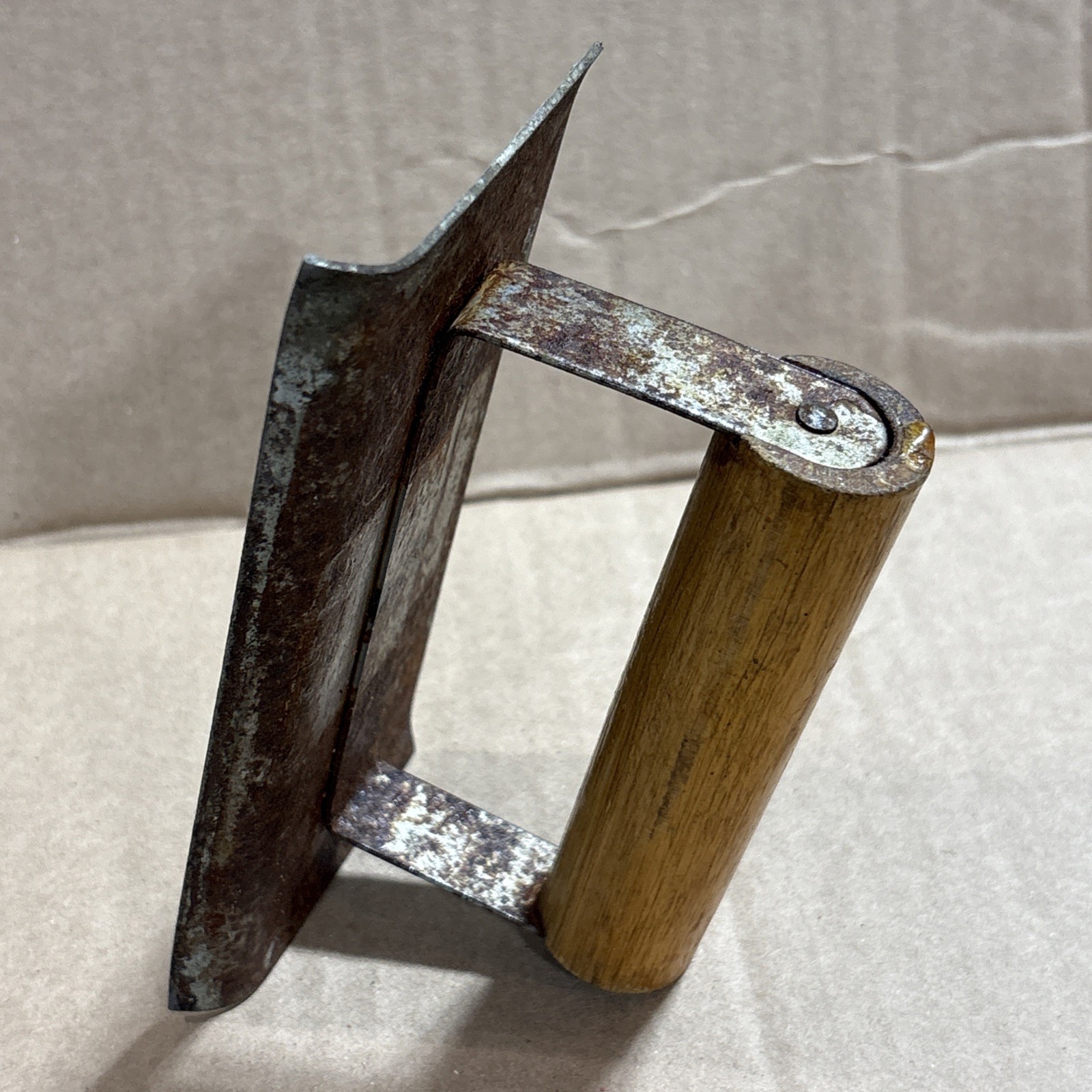 Vintage Wood Handle Tile Mud Trowel with Curved Side For Edges 6″ x 2 7/8″