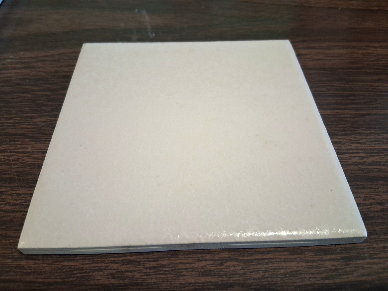 (1 EACH) CERAMIC WALL/FLOOR TILE SOLID OFF-WHITE COLOR 4.45″ x 4.45″ MADE IN USA