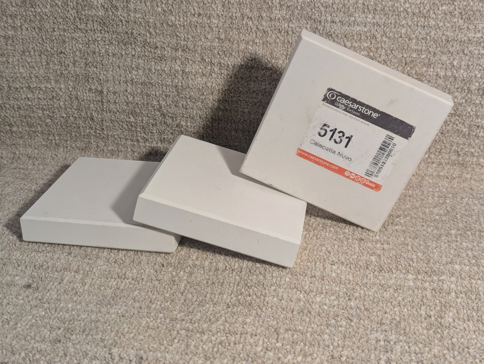 Caesarstone Quartz Stone Tile – Premium Countertop Sample for Creative Projects!