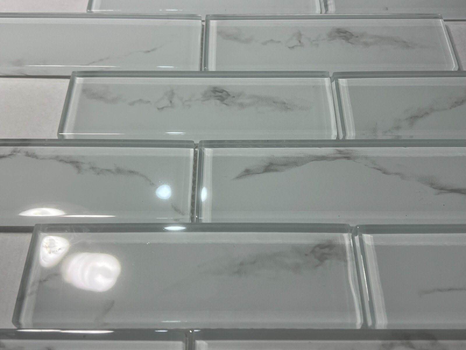 NY100 White/Grey Glass Rectangle Mosaic Tile Kitchen Bathroom Backsplash