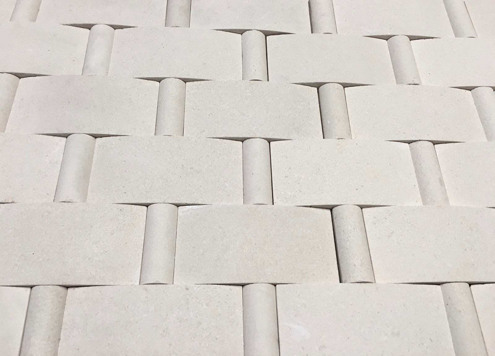 Champagne Limestone Fences 2×4 Wavy with insert Mosaic Wall Tile Backsplash