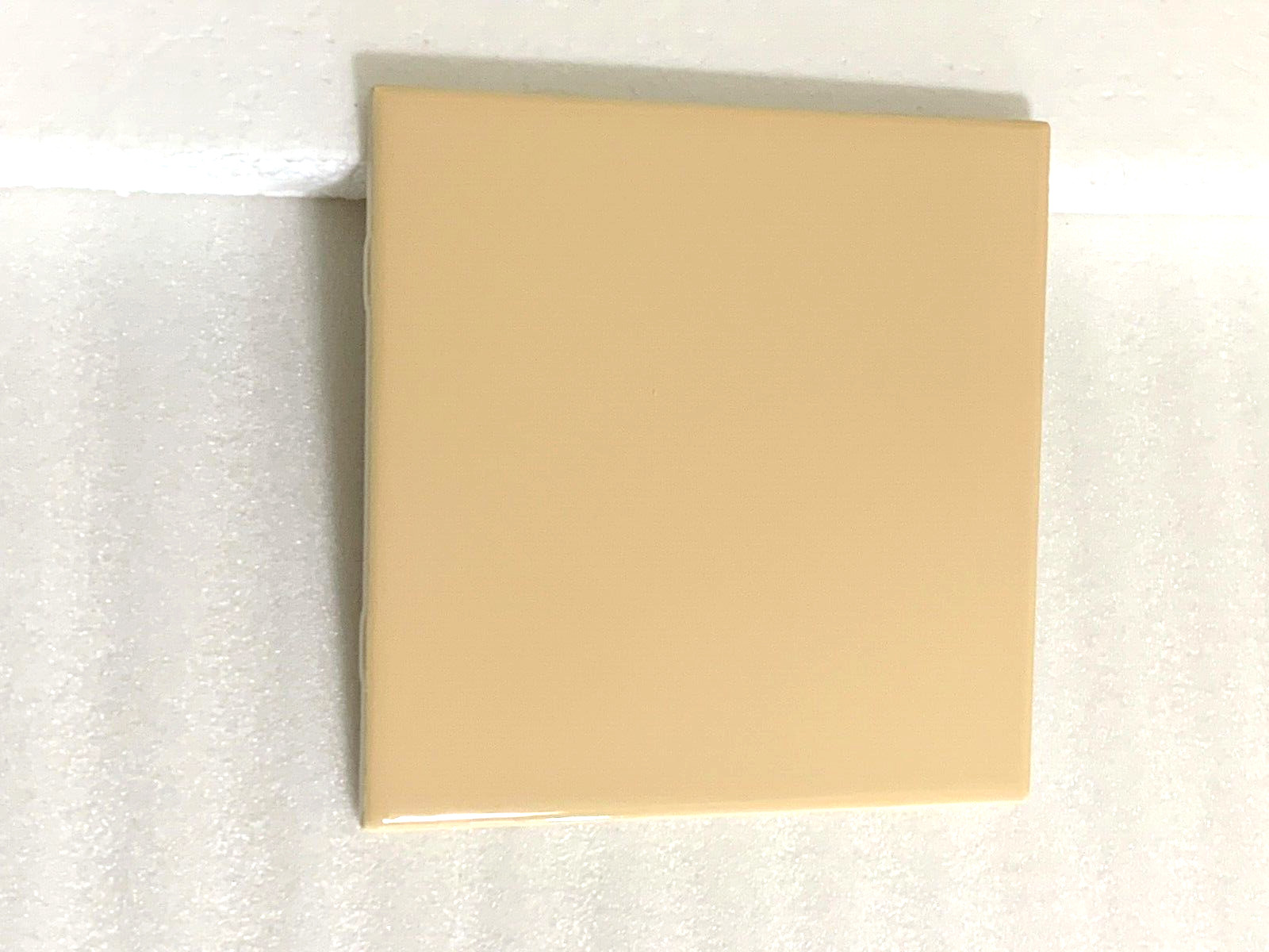 New AO AMERICAN OLEAN 6″ X 6″ Ceramic BRIGHT MAIZE #0024 GLOSS *8* pcs