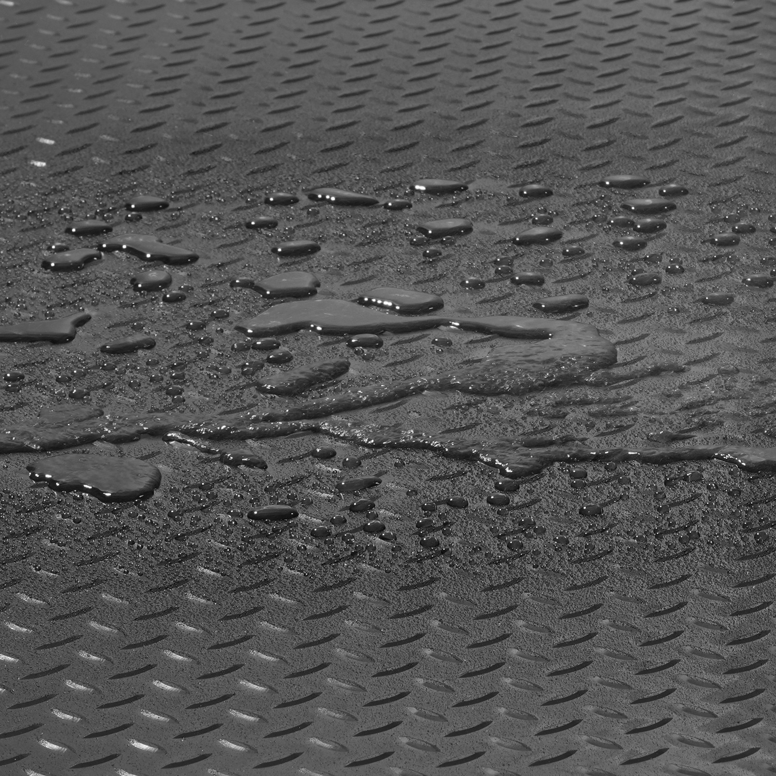 VEVOR Garage Floor Mat Diamond Plate Vinyl 2x Flooring Rolls Non-Slip 14.7×3.6ft