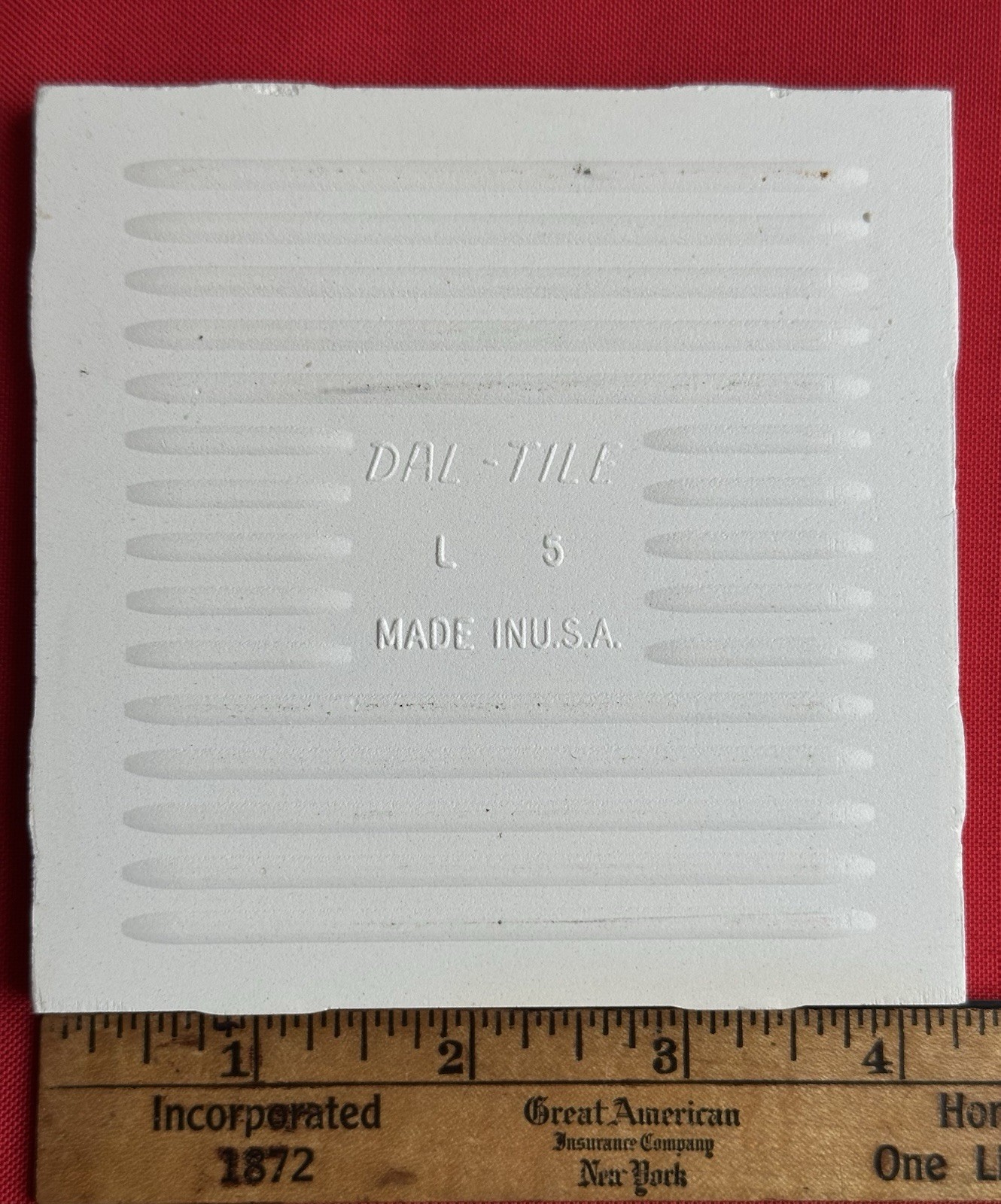 1 pc. Fawn Beige: 4-1/4″ Gloss Ceramic Tile by Daltile #D-136: New Old Stock