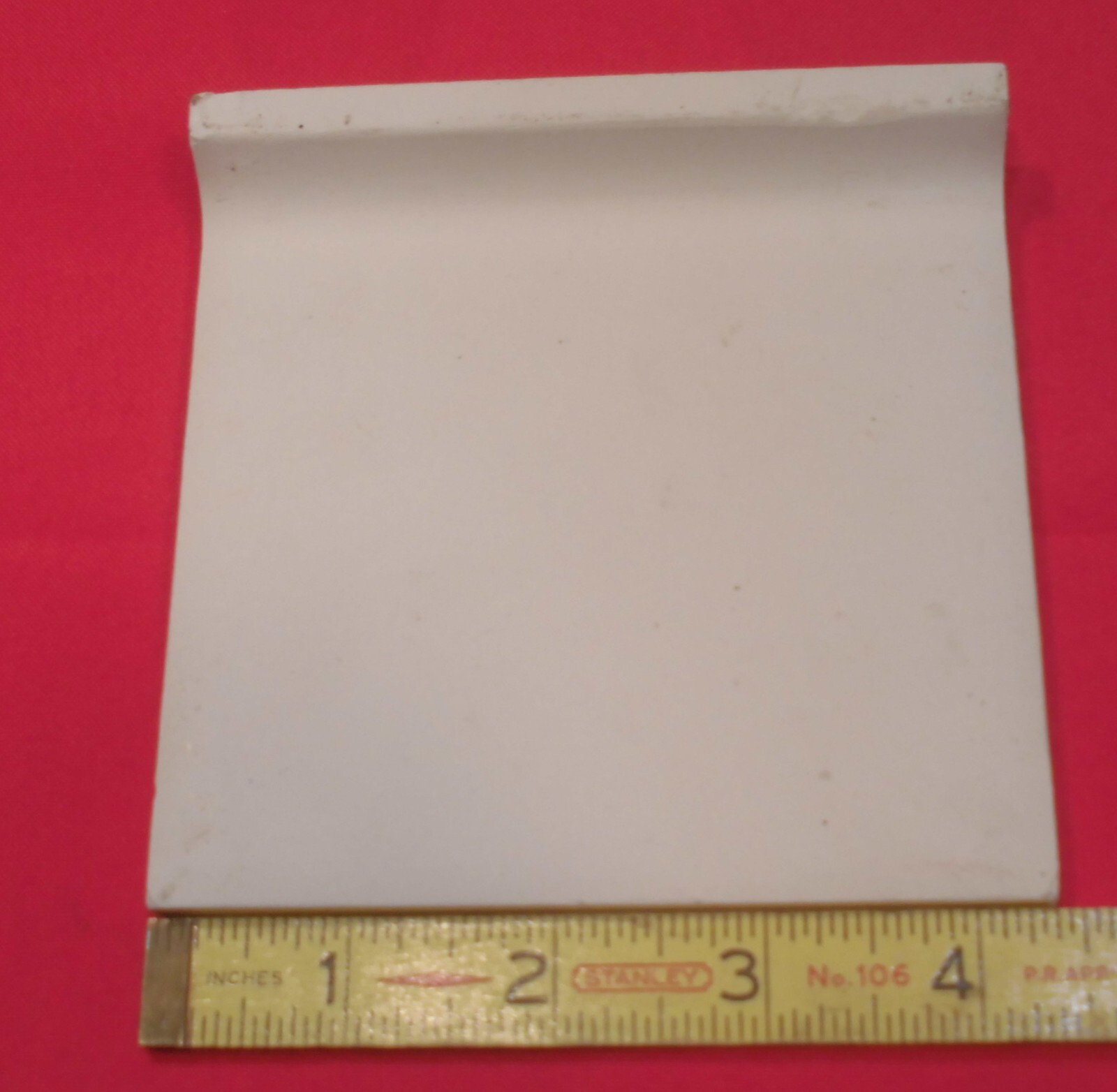 1 pc. Buckwheat: Bullnose Radius Ceramic Tile 4-3/8″ Glossy Mudd Caps, NOS