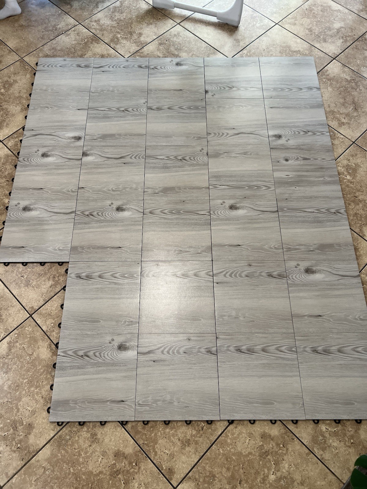 Dance Floor Tiles, Beachwood 12 x 12 in 28 Piece Interlocking Dance Flooring 7×4