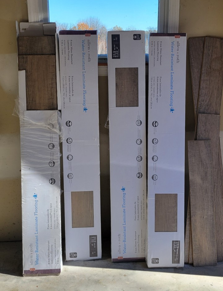 Allen Roth (Lowes) Urbanite Oak Water Resistant Laminate Flooring Click Lock