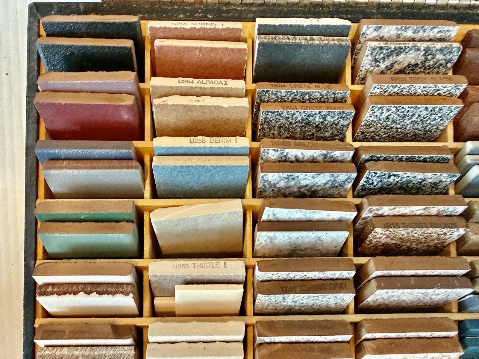 1993 American Olean R123 Color Chest Tile Sample Case 110+ Pieces Nearly Complet