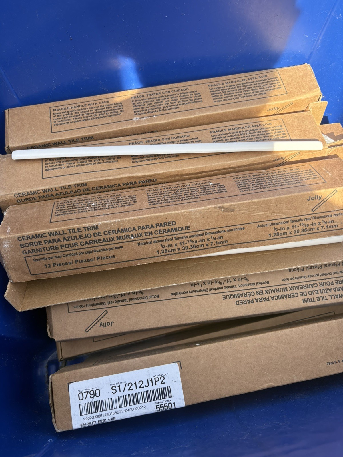 13 cases of 12 pcs￼Dal-TILE ceramic wall tile trim