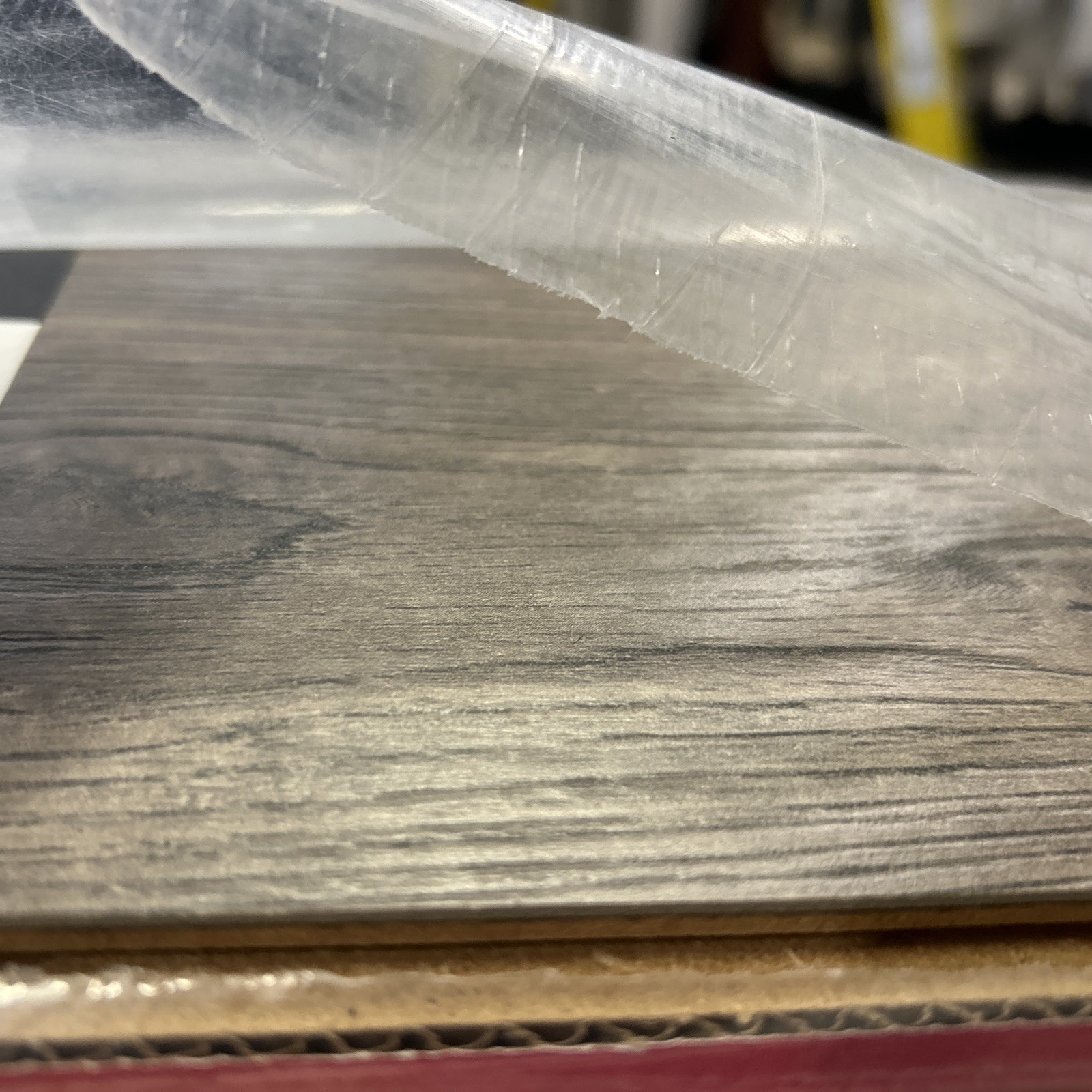 1 Box Landfall Scraped Oak Mohawk Laminate Flooring, 18.14 Sf , 1684227