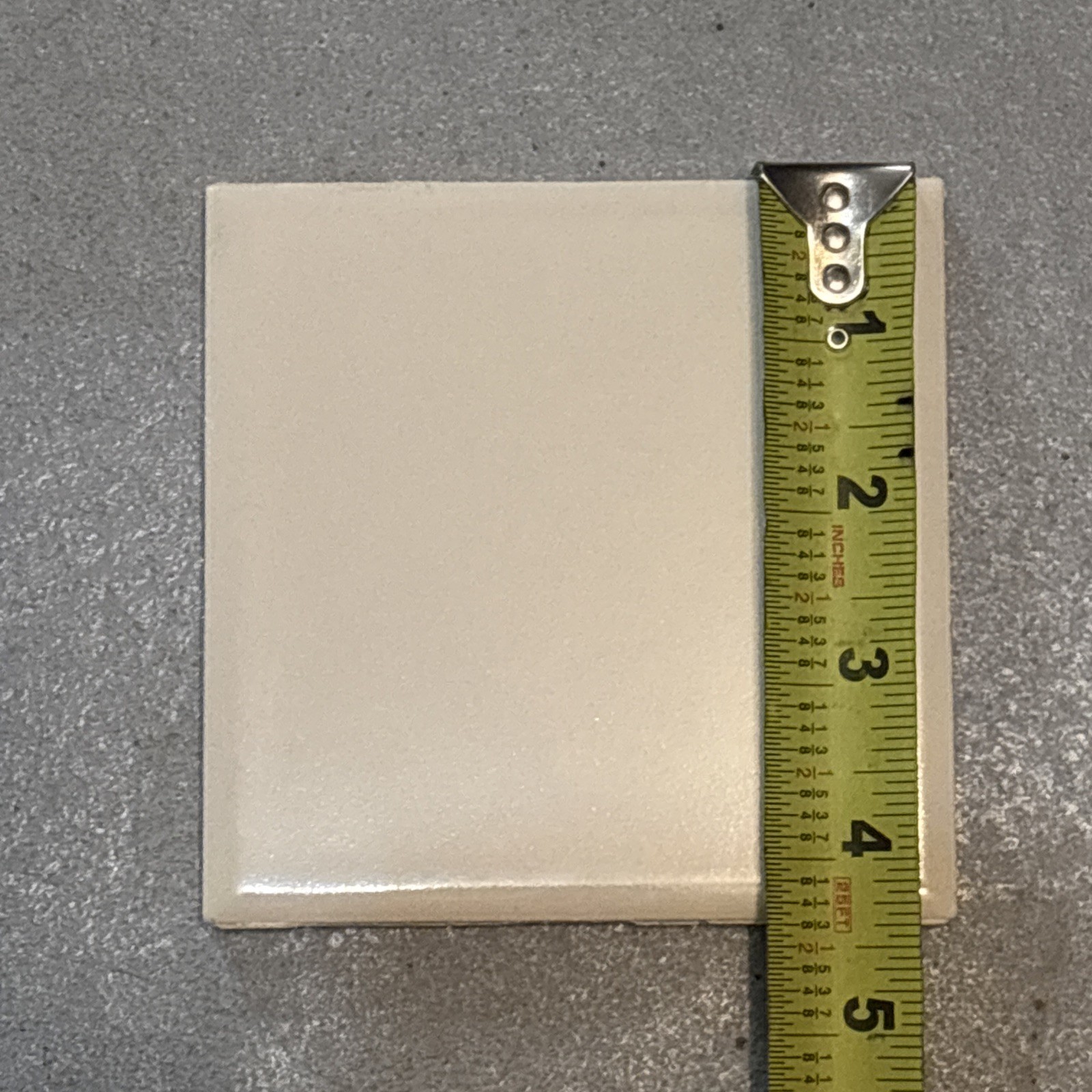 Vintage Ceramic Florida Tile Co. Bone White 4 3/8″x4 3/8″ Glossy (Light Beige)