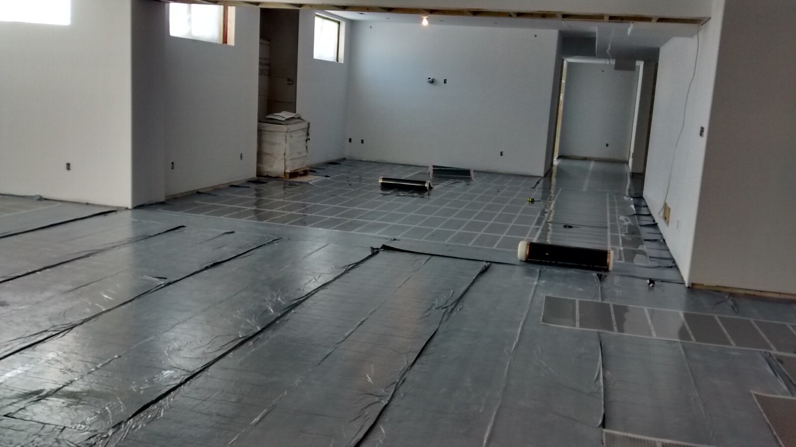 Under floor heating film 220v, 14.8 w/sq.ft., 60.2 sq.ft.