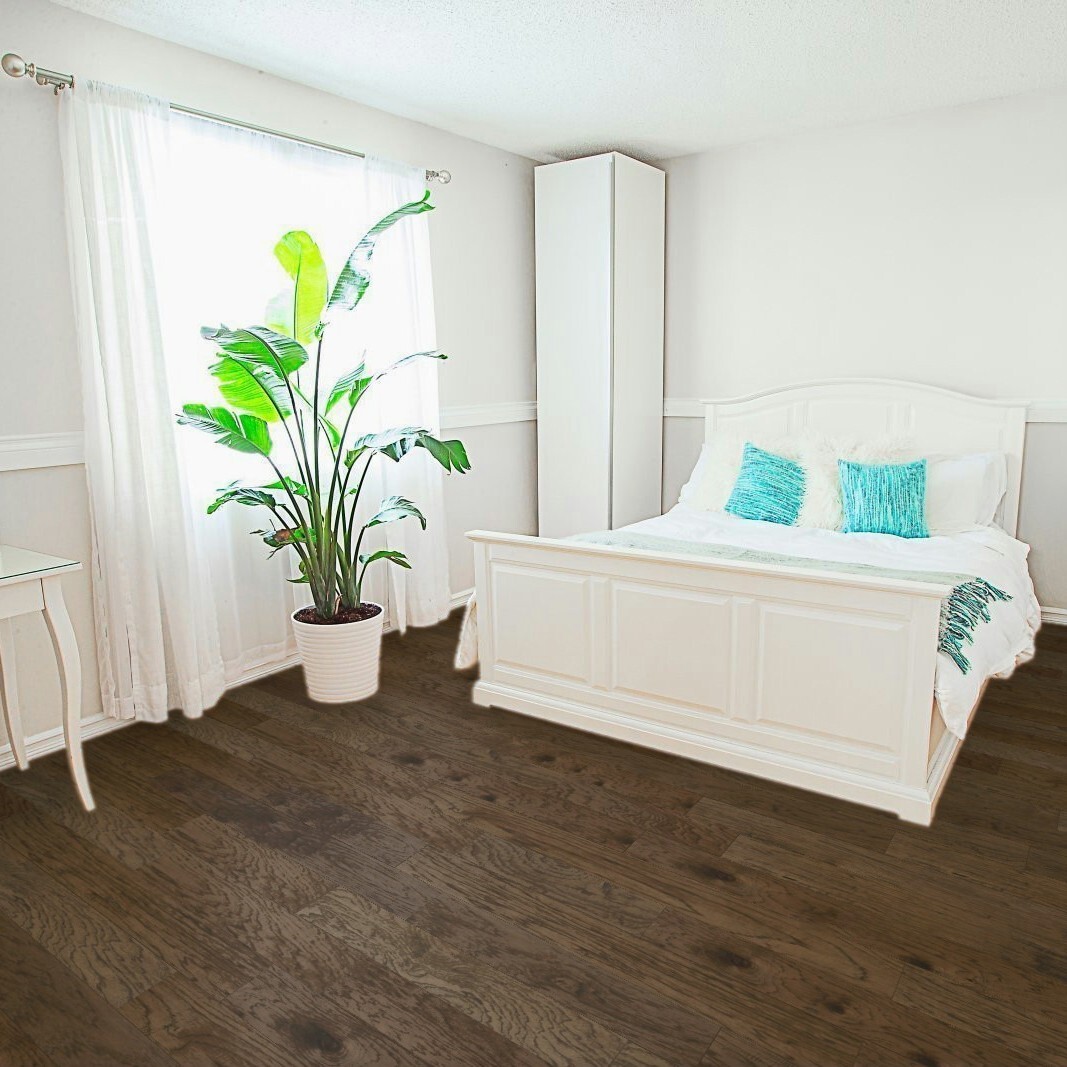 Hardwood Plywood Backing Engineered Flooring Dark Hickory Scraped & Distressed