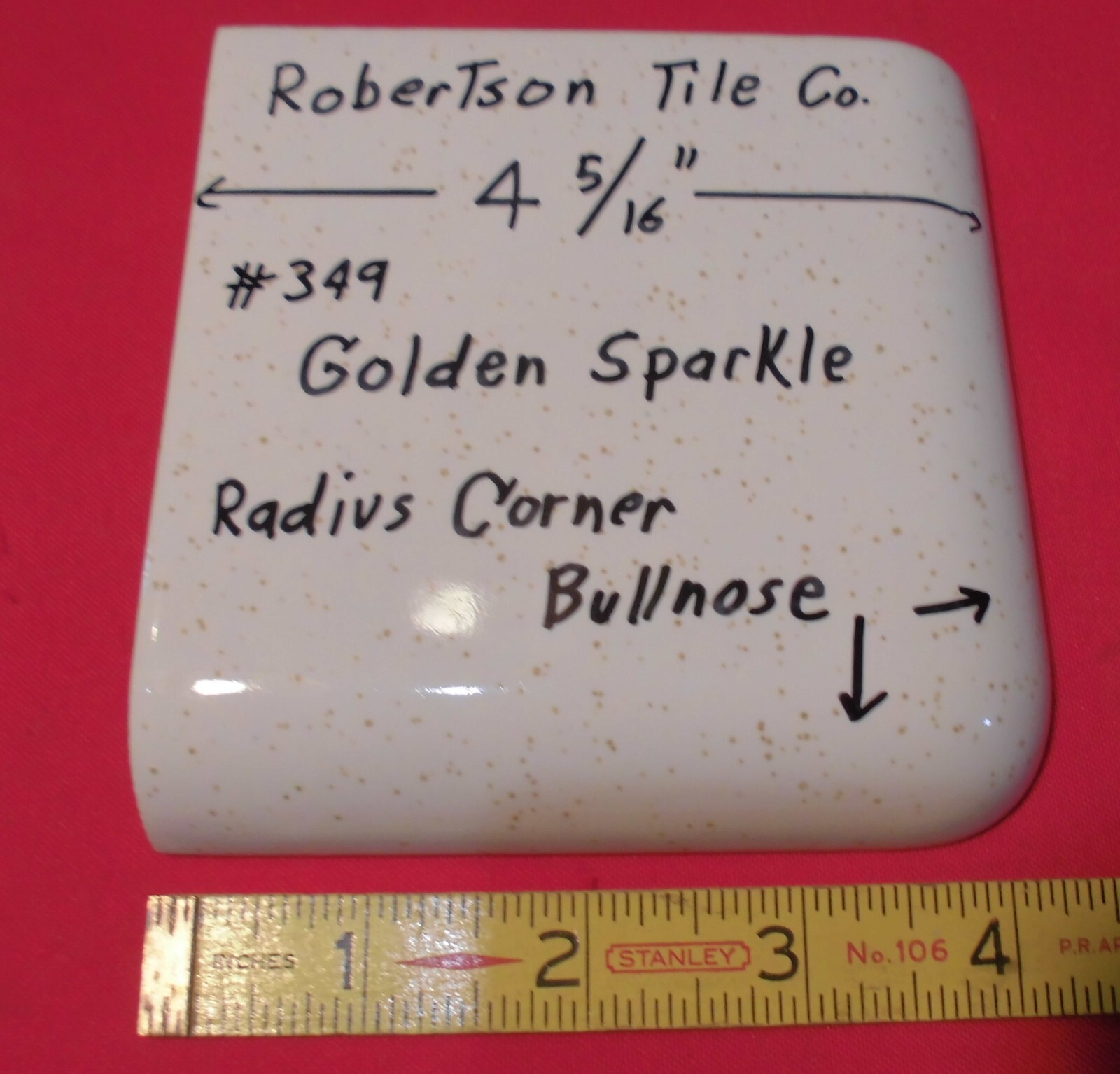 1 pc. Corner Bullnose; Golden sparkle: Glossy Ceramic Tile by Robertson 4-5/16″