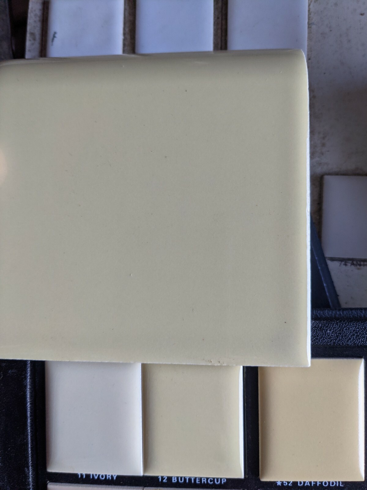 2 pcs of American Olean Tile Mud Bullnose 4 1/4″ Bright Buttercup Yellow Gloss