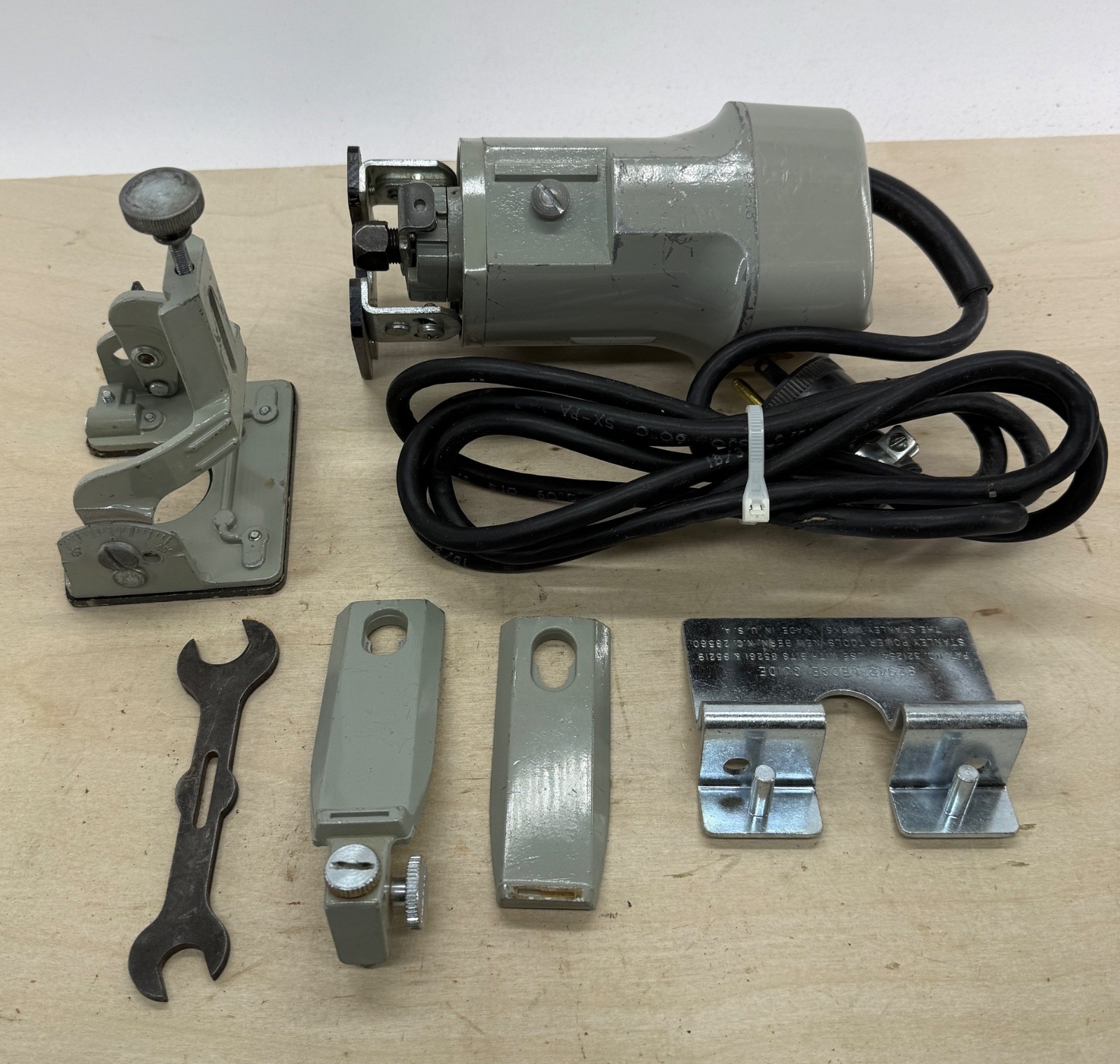 Stanley 91263 Laminate Trimmer Model .04 115V 5.5A 30,000RPM (7168)