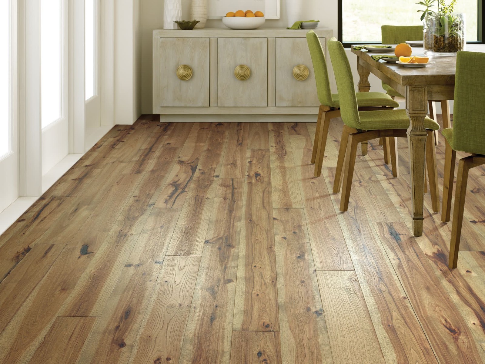 Shaw SW673 Reflections Hickory 7″W Wire Brushed Engineered – Radiance
