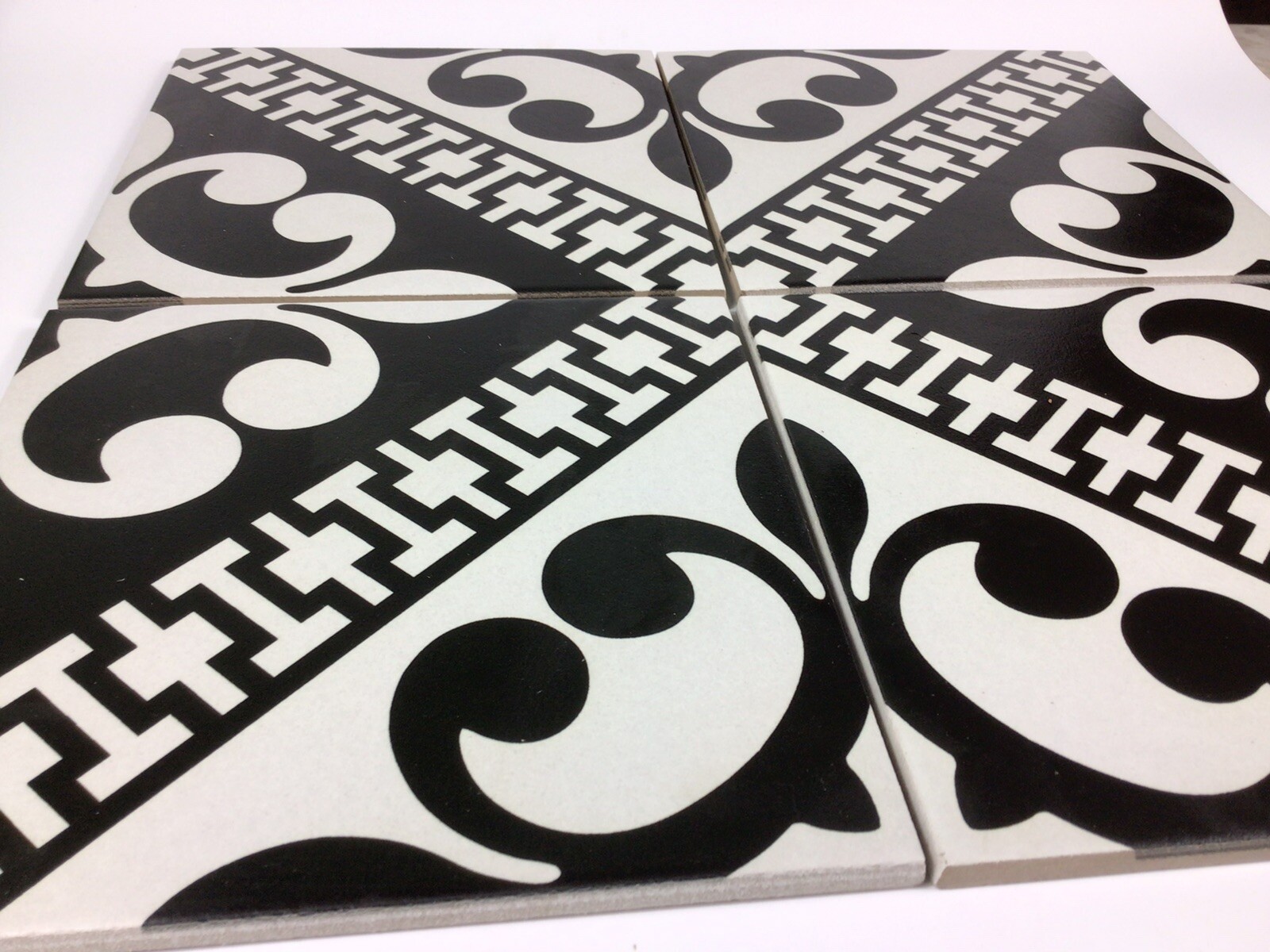 Faetamo 8 X 8” Ceramic Tile Havana Banyan Pattern, HAVBAN88, AA00BAA C50F2, 1 Bx