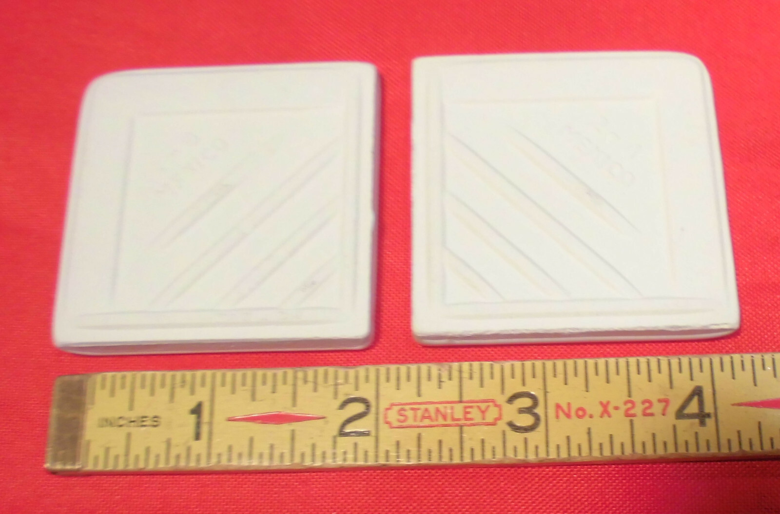 2 pcs. Starting Line White 2″ X 2″ X 5/16″ Ceramic Surface Bullnose Corner Tiles