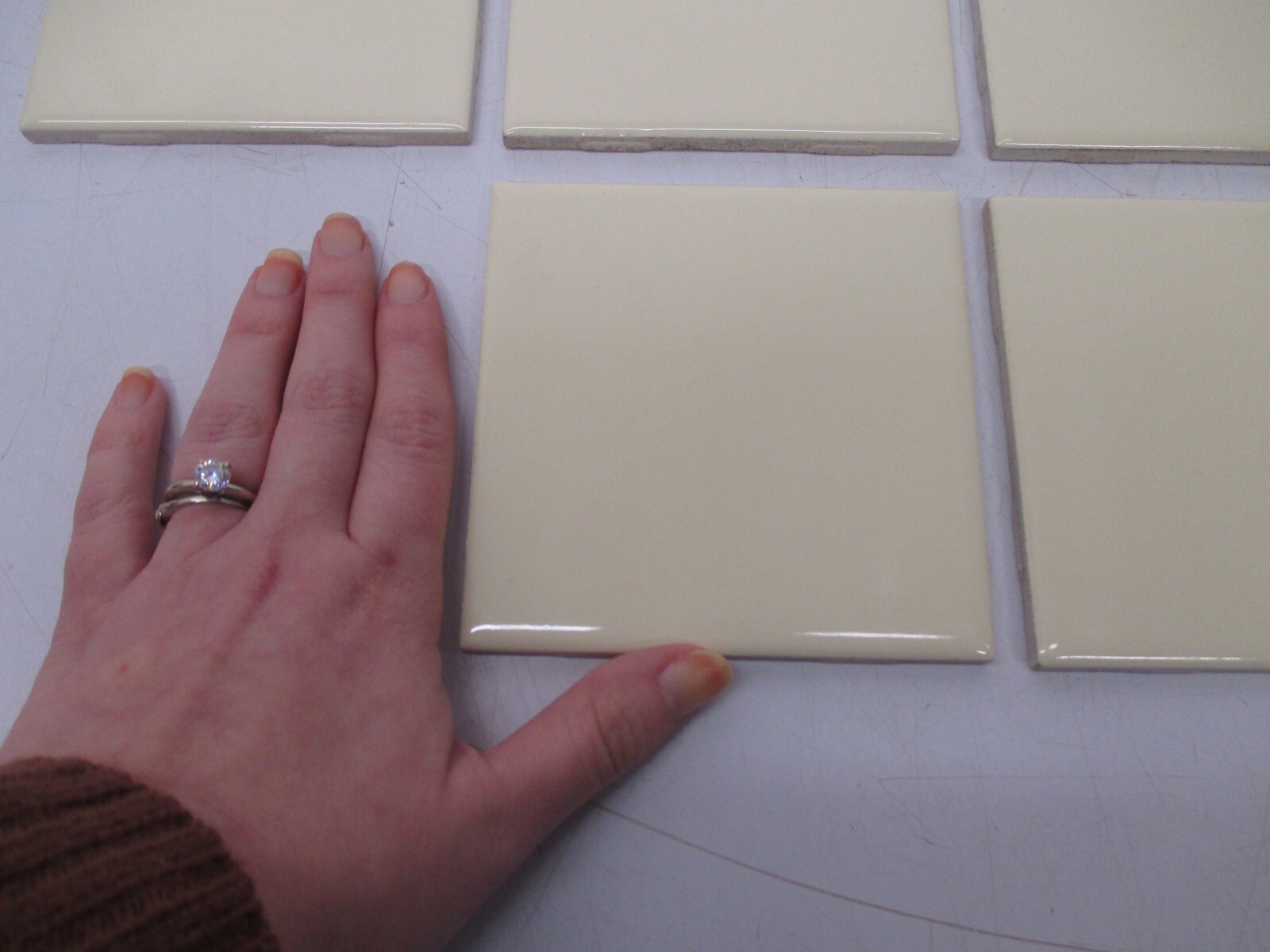Set 10 Vtg NOS Ceramic Tile Light Yellow MCM 4 1/4″ Square Tiles Kitchen Bath