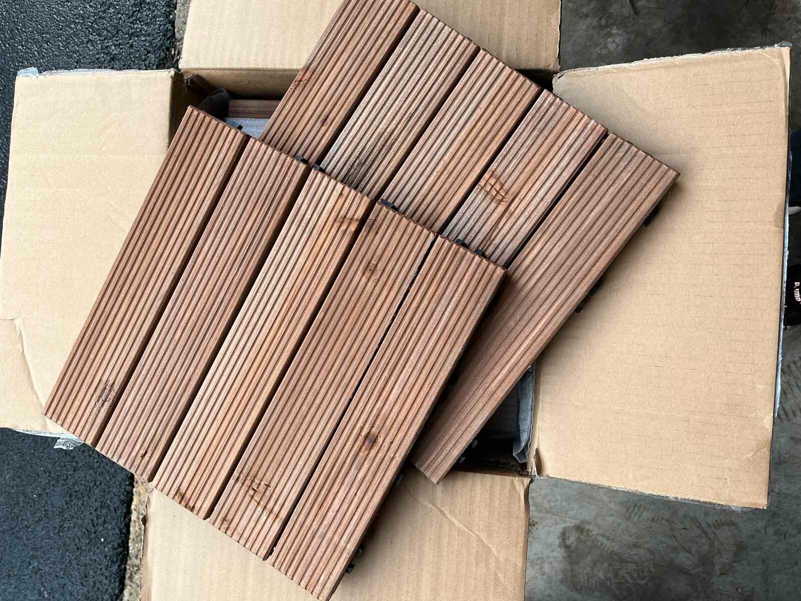 Yaheetech YT-00090375 12 x 12 inch Interlocking Patio Deck Tiles (27 Pieces)