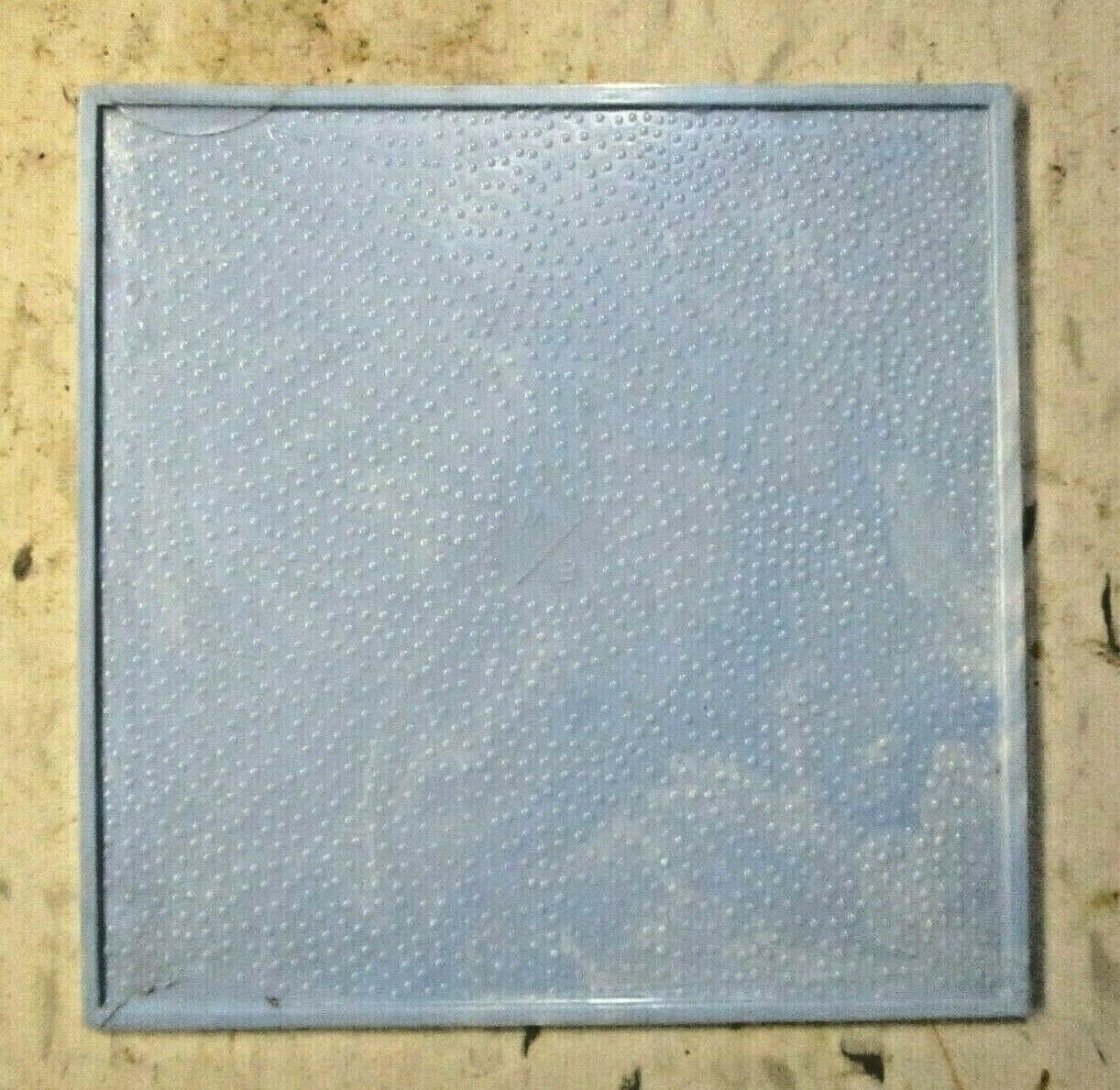 1 Plastic Wall Tile Pittsburgh USA Pale Sky Blue Marbled 4-1/4″ Polystyrene Vtg