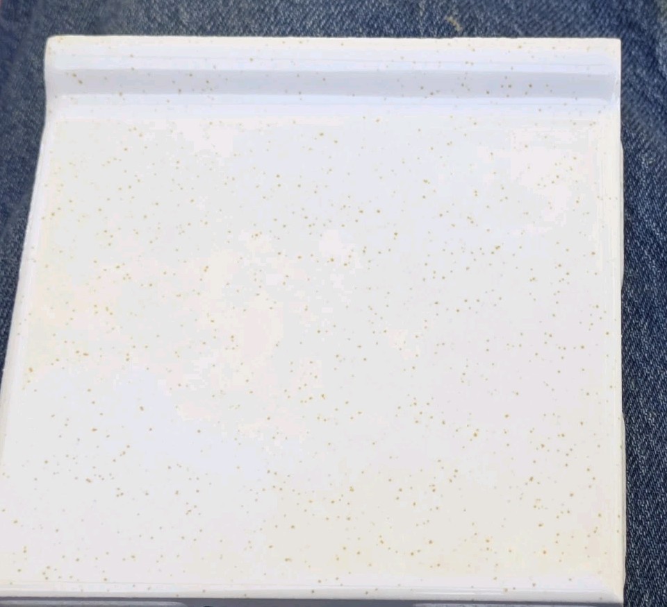 1 piece COVE Trim Gold Dust on White 4-1/4″ Glossy Speckled US Ceramic Tile New