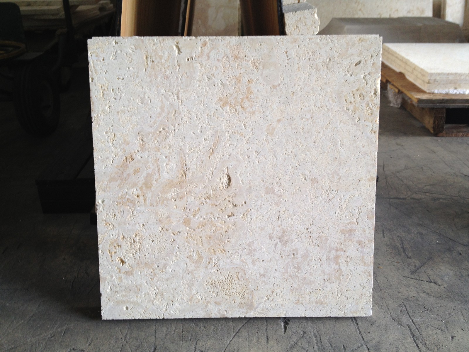 CORALSTONE NATURAL KEYSTONE TILES 16 X 16 X 3/4″