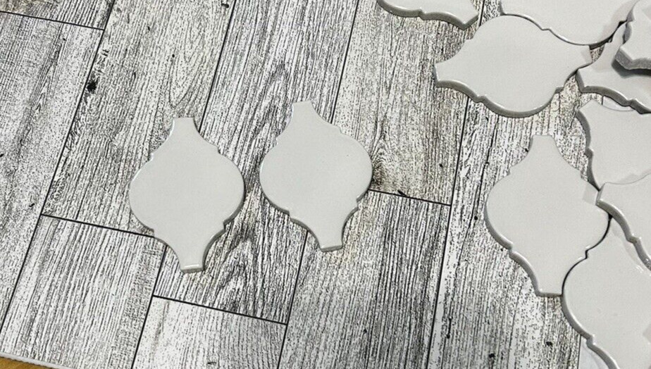 29 Arabesque White Tiles 2.75″ Long x 2″ Wide Ceramic