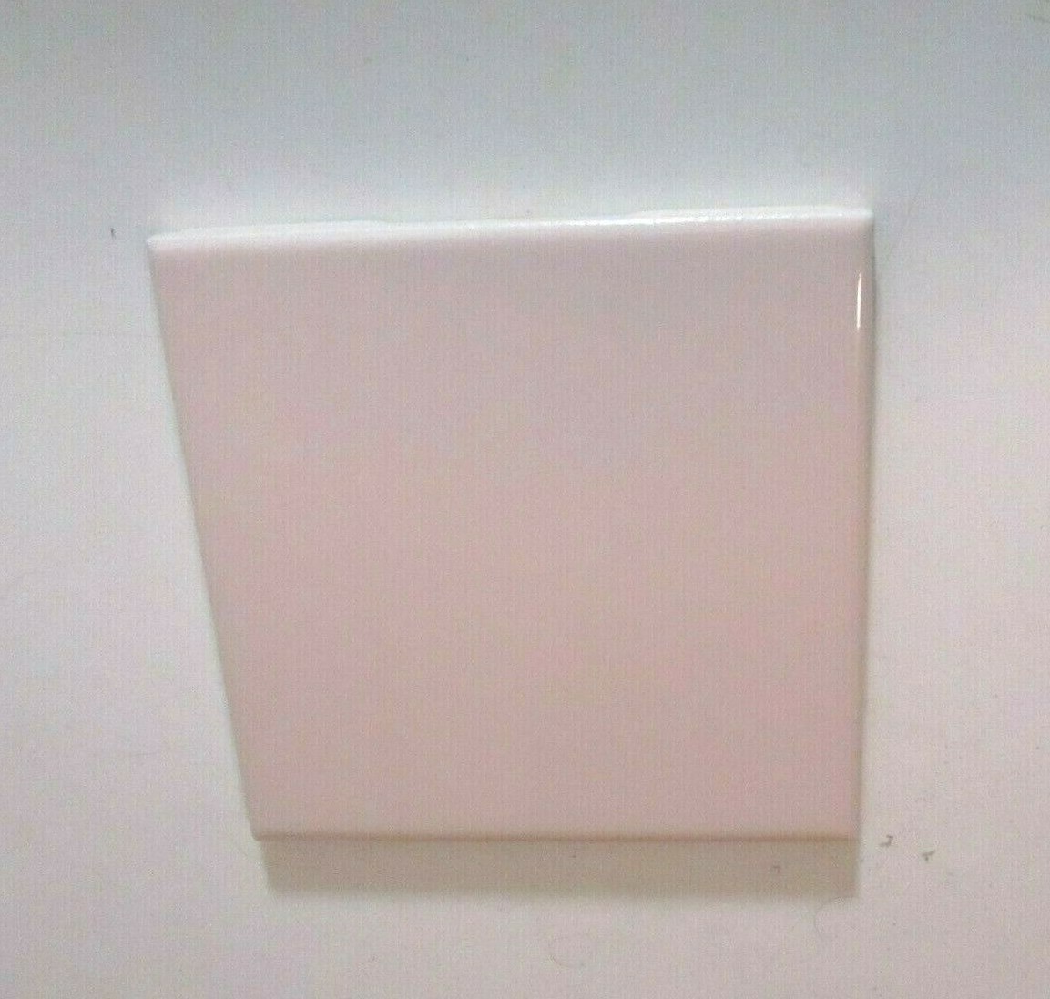 1 Wall Tile US Ceramic 724764 091004 Gloss Light Pale Pink 4-1/4″ Vintage 1990s